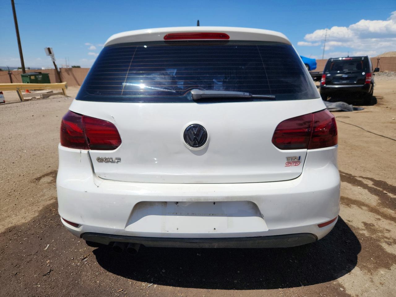 2013 Volkswagen Golf White vin: WVWDM7AJ4DW122580