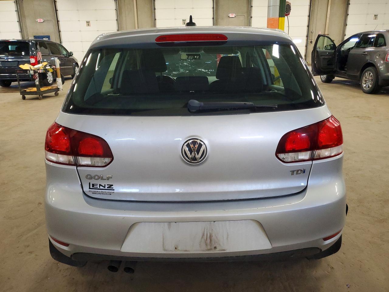 2014 Volkswagen Golf Серебряный vin: WVWDM7AJ4EW010332