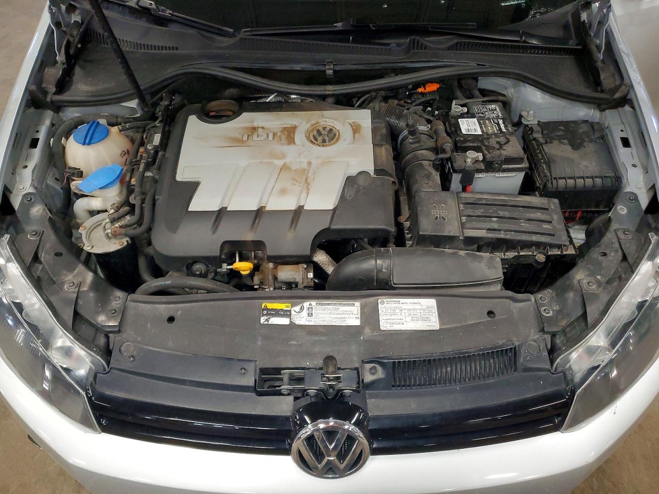 2014 Volkswagen Golf Серебряный vin: WVWDM7AJ4EW010332