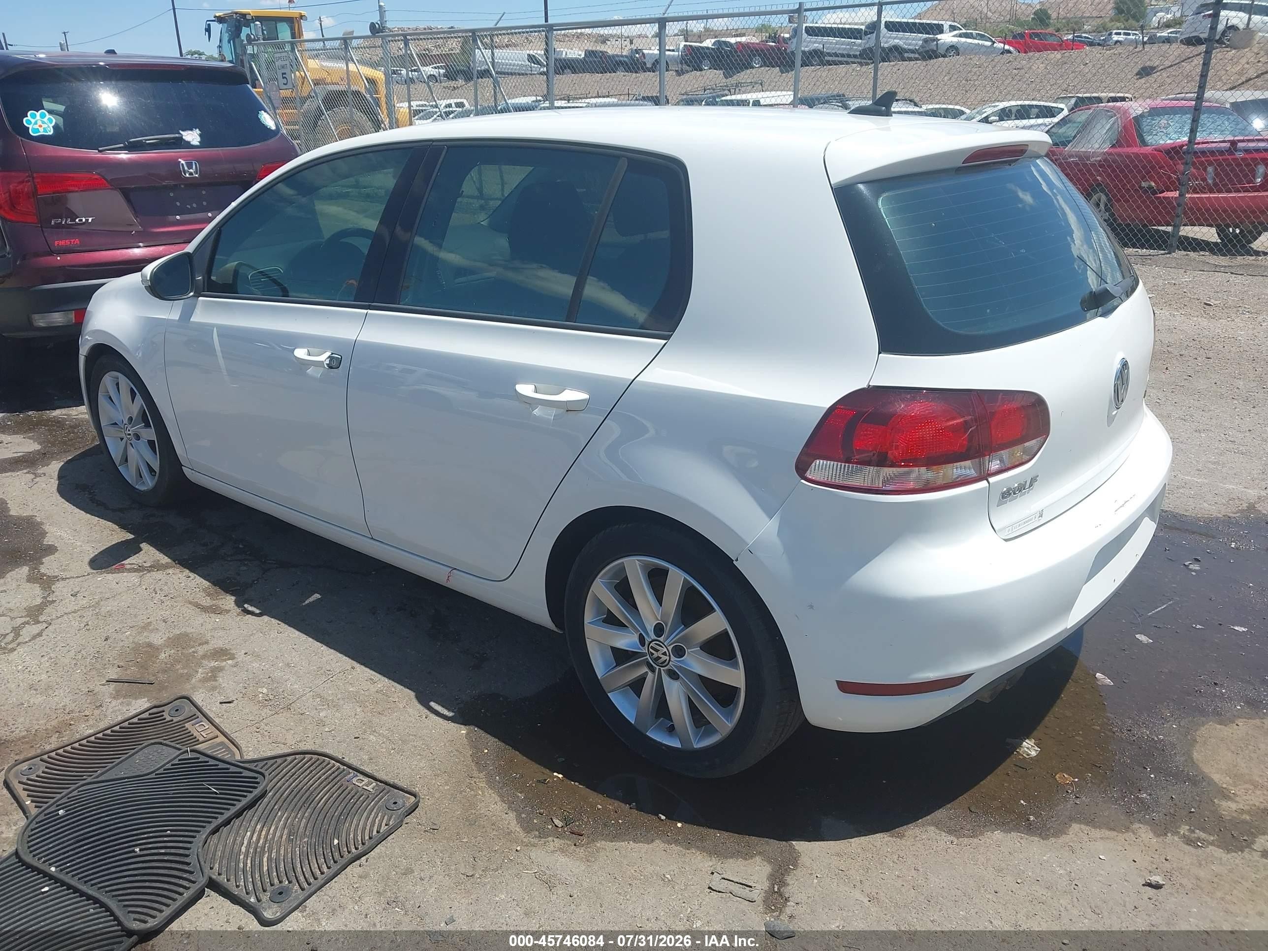2011 Volkswagen Golf Tdi 4-door White vin: WVWDM7AJ5BW149333