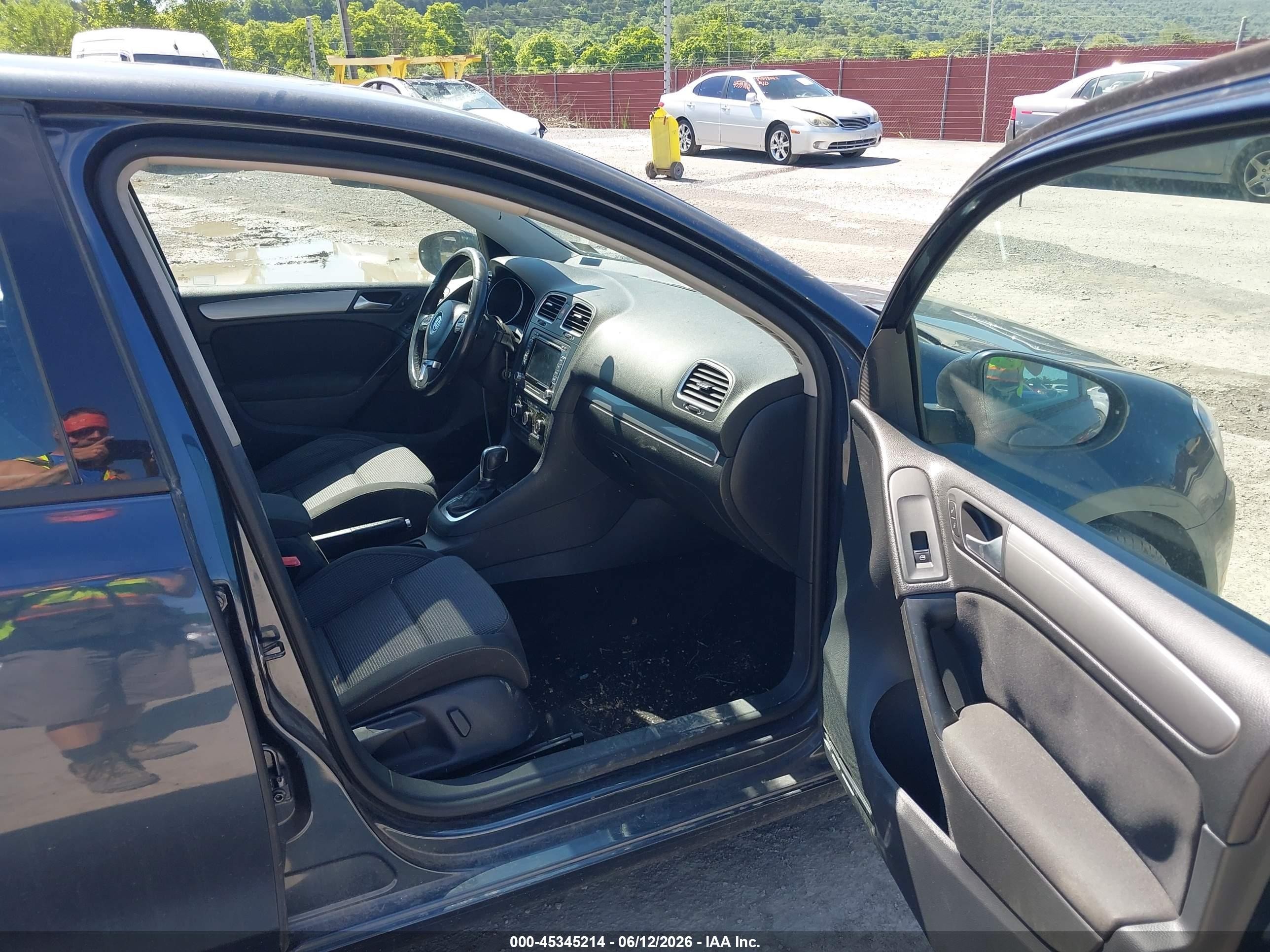 2012 Volkswagen Golf Tdi 4-door Blue vin: WVWDM7AJ5CW117516