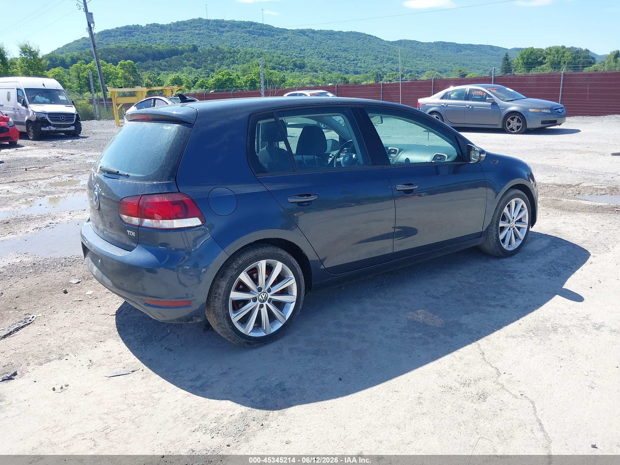 2012 Volkswagen Golf Tdi 4-door Blue vin: WVWDM7AJ5CW117516