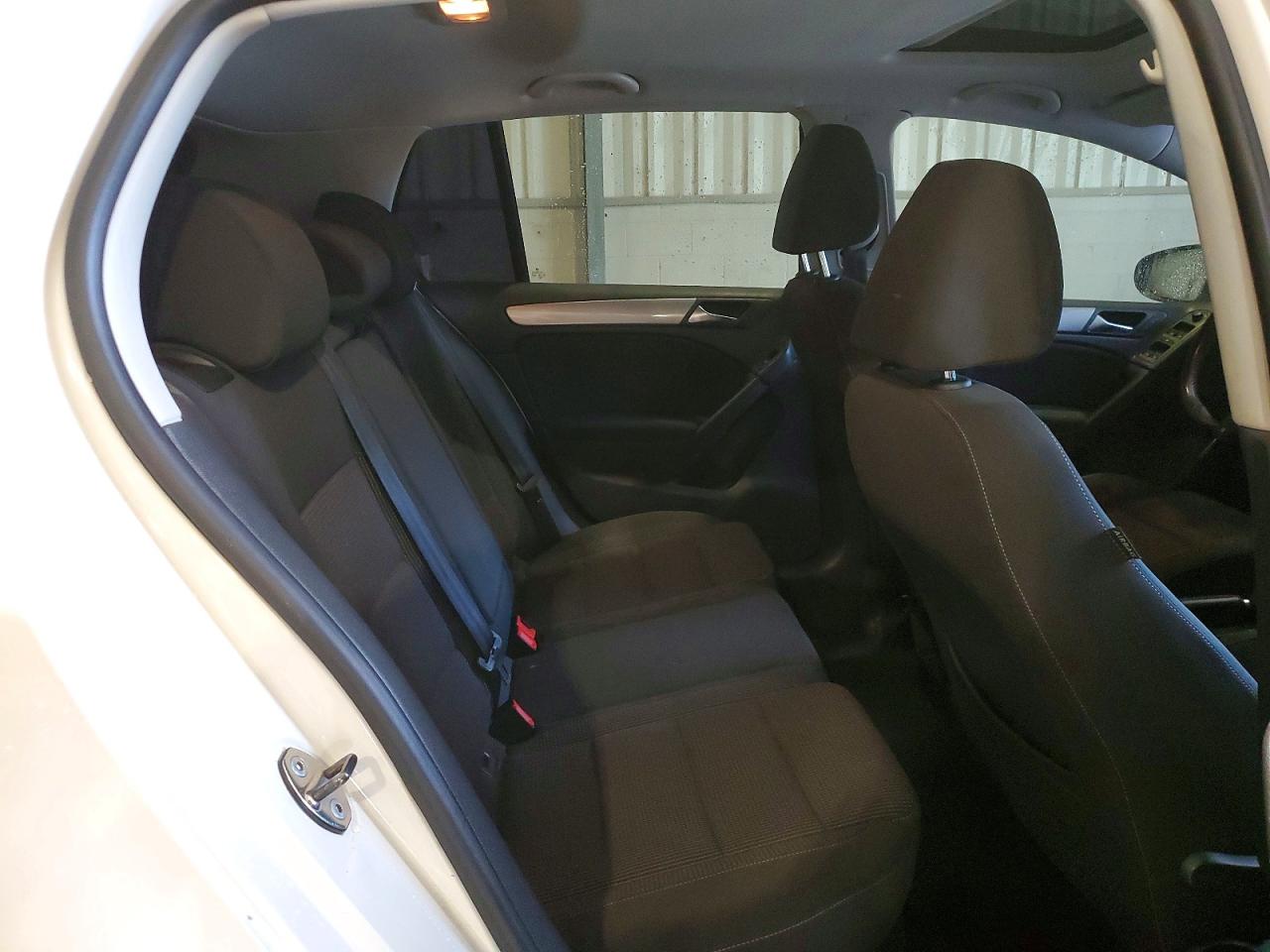 2011 Volkswagen Golf White vin: WVWDM7AJ6BW230213