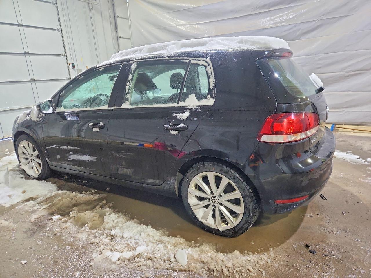 2013 Volkswagen Golf Черный vin: WVWDM7AJ7DW051357