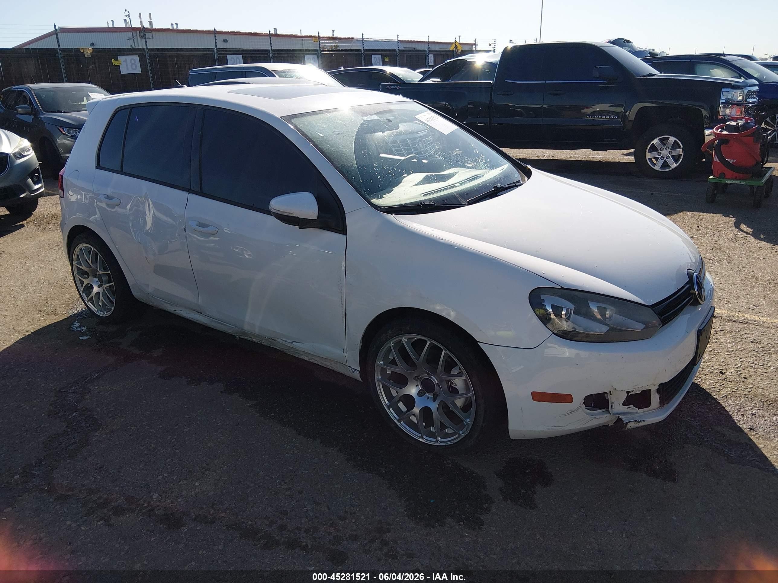 2012 Volkswagen Golf Tdi 4-door White vin: WVWDM7AJ8CW157315