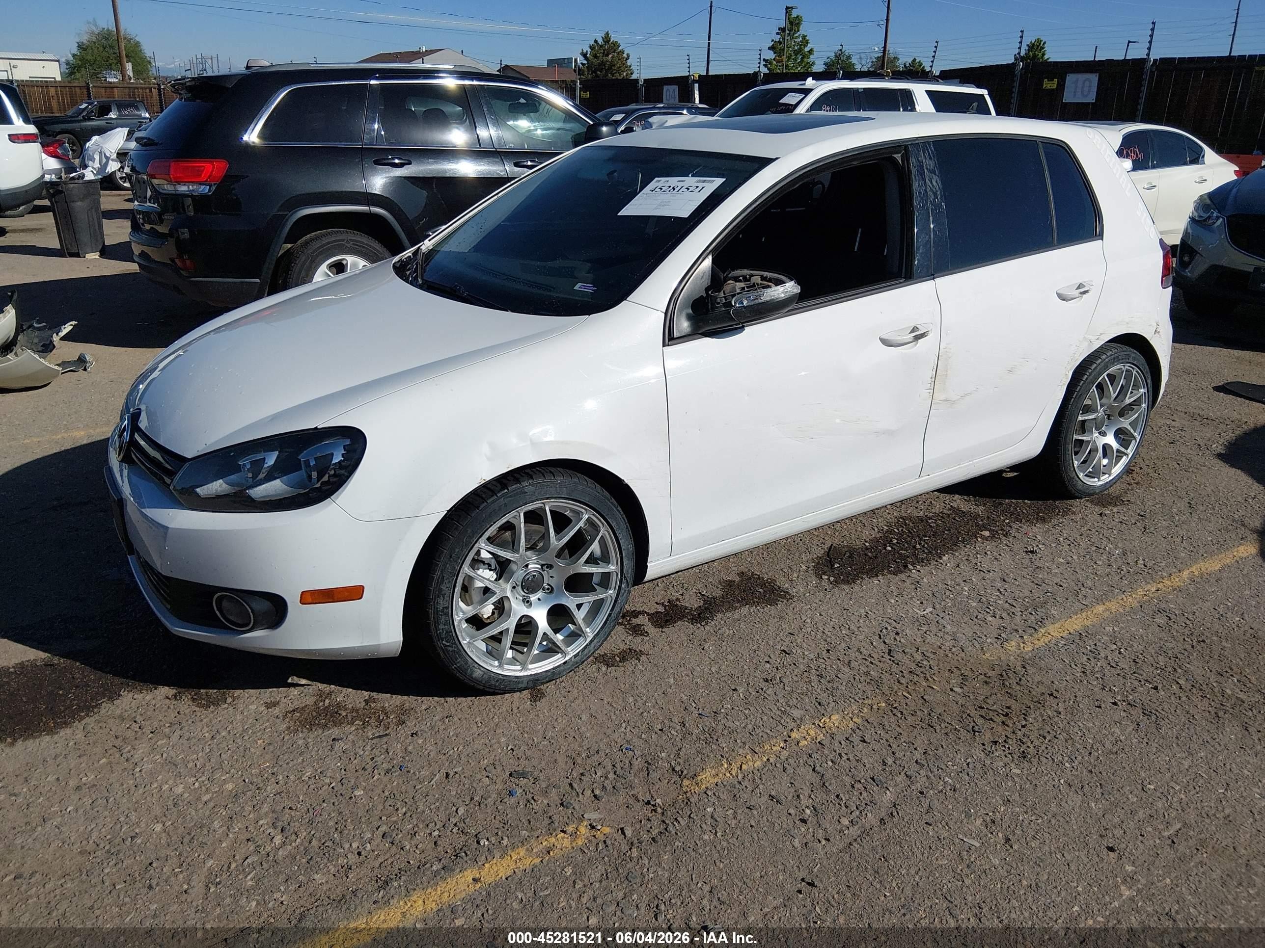 2012 Volkswagen Golf Tdi 4-door White vin: WVWDM7AJ8CW157315