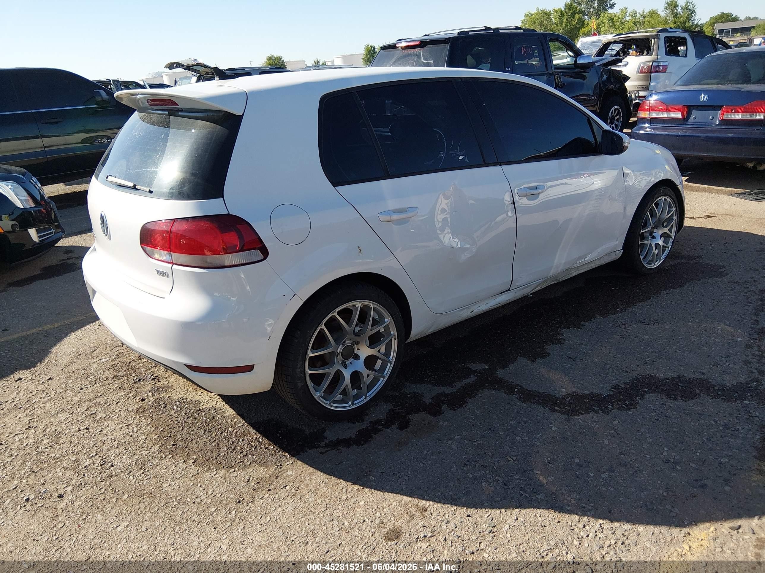 2012 Volkswagen Golf Tdi 4-door White vin: WVWDM7AJ8CW157315