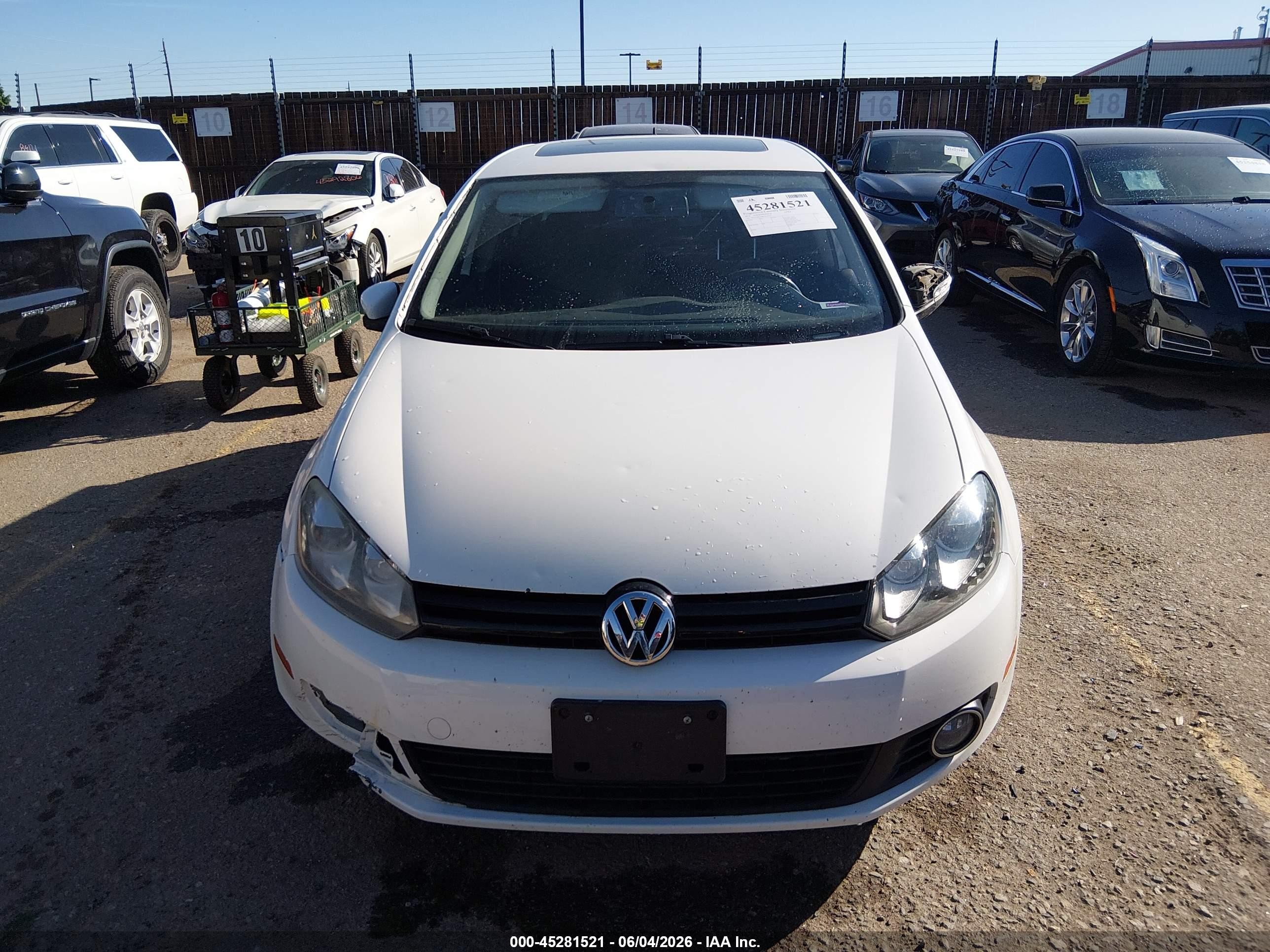2012 Volkswagen Golf Tdi 4-door White vin: WVWDM7AJ8CW157315