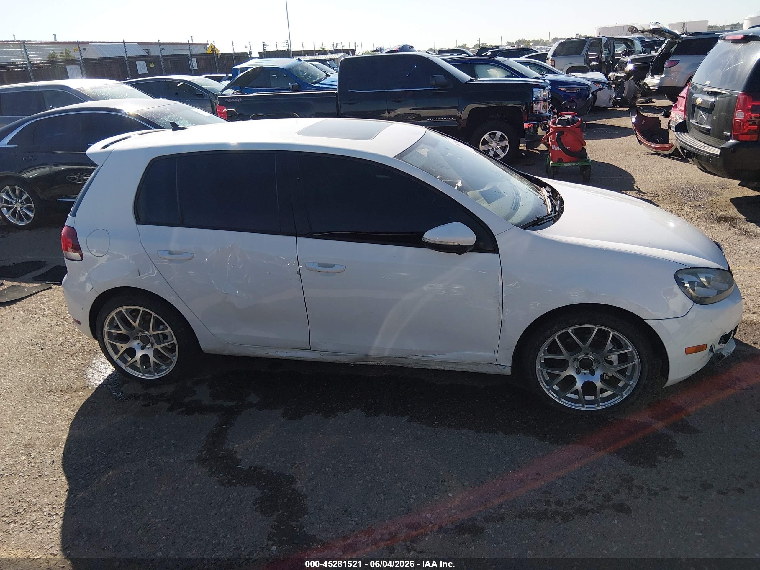 2012 Volkswagen Golf Tdi 4-door White vin: WVWDM7AJ8CW157315