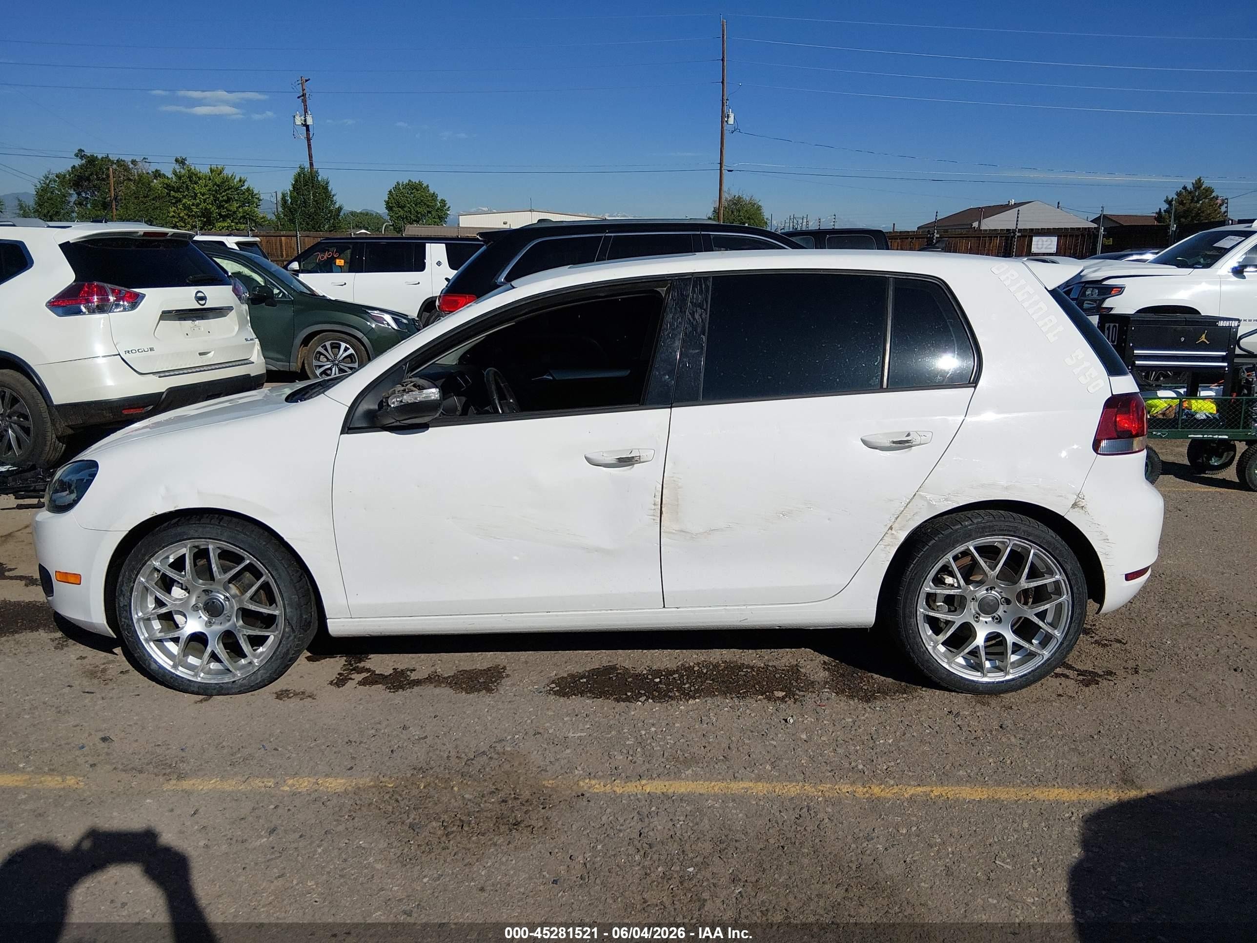 2012 Volkswagen Golf Tdi 4-door White vin: WVWDM7AJ8CW157315