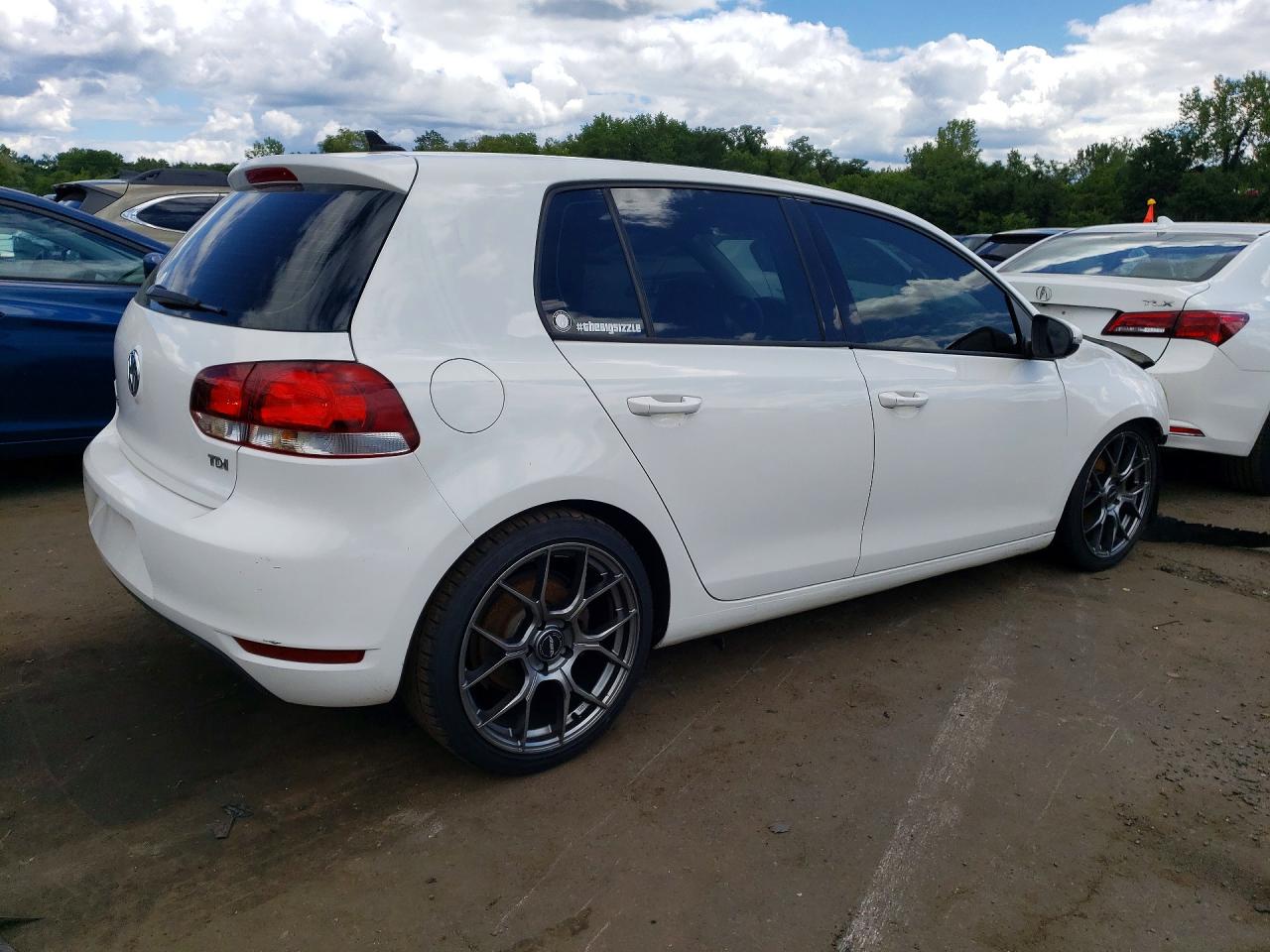 2013 Volkswagen Golf White vin: WVWDM7AJ8DW016598
