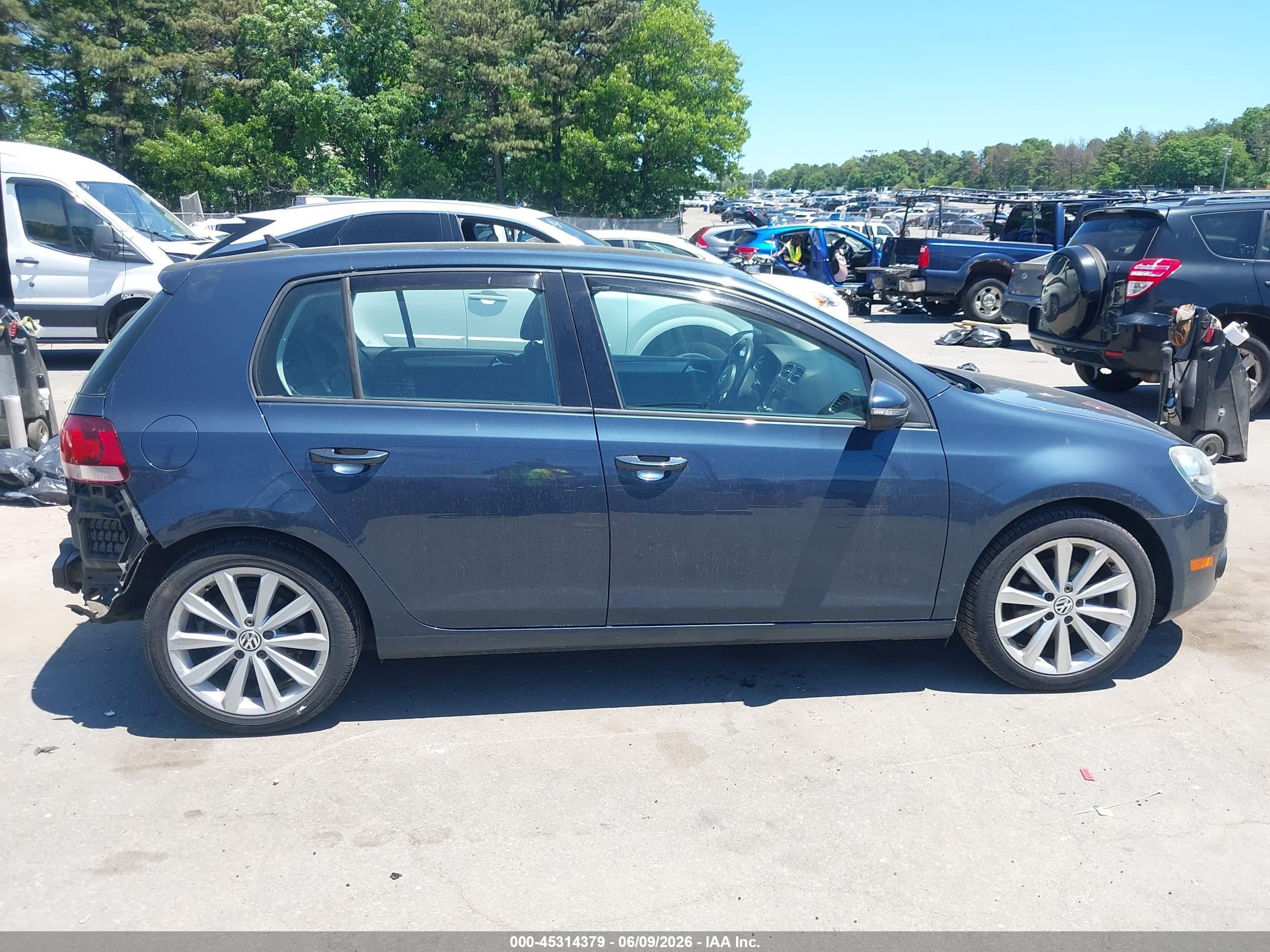 2013 Volkswagen Golf 2.0l Tdi 4-door Синий vin: WVWDM7AJ8DW029321