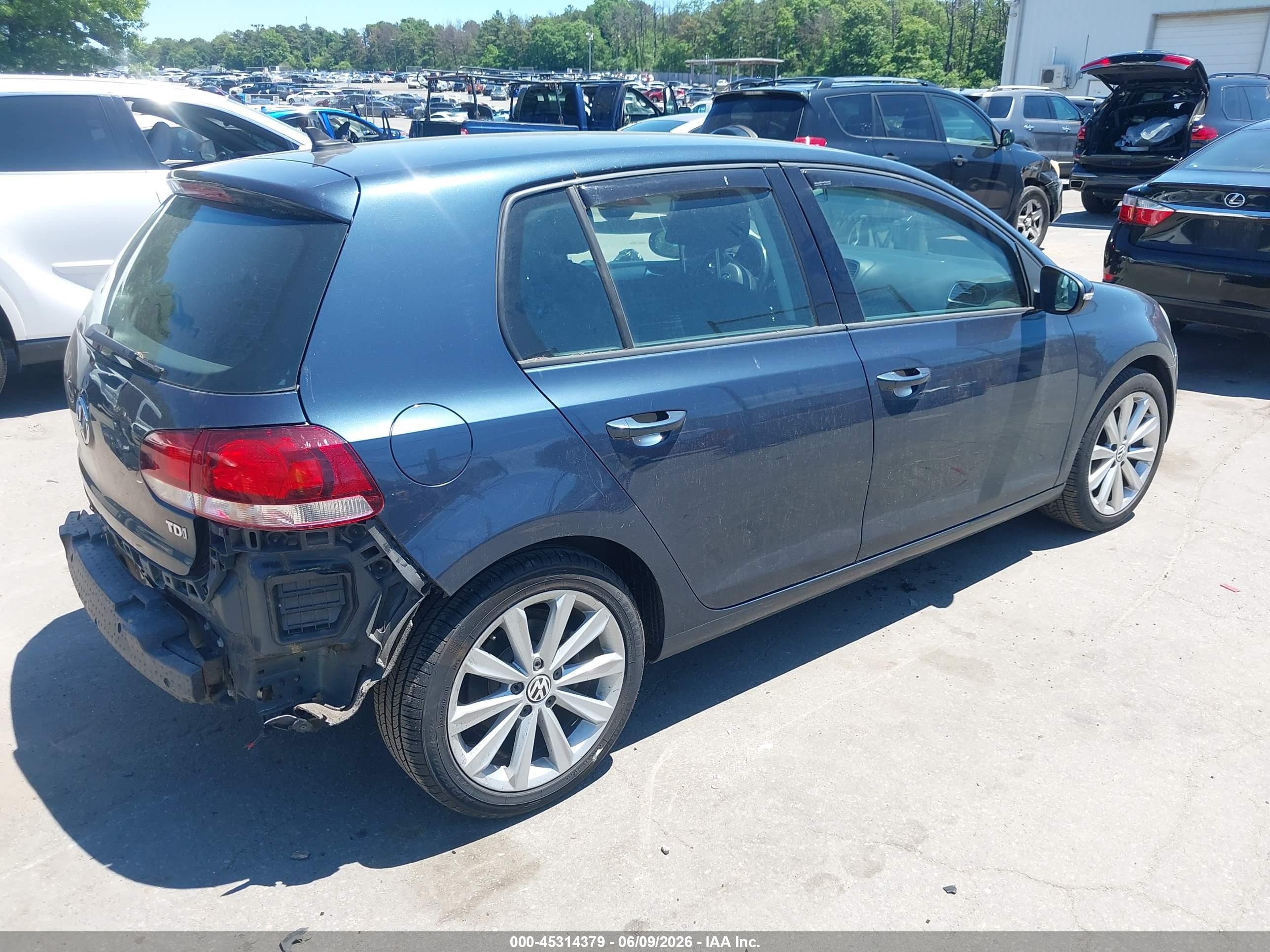 2013 Volkswagen Golf 2.0l Tdi 4-door Синий vin: WVWDM7AJ8DW029321
