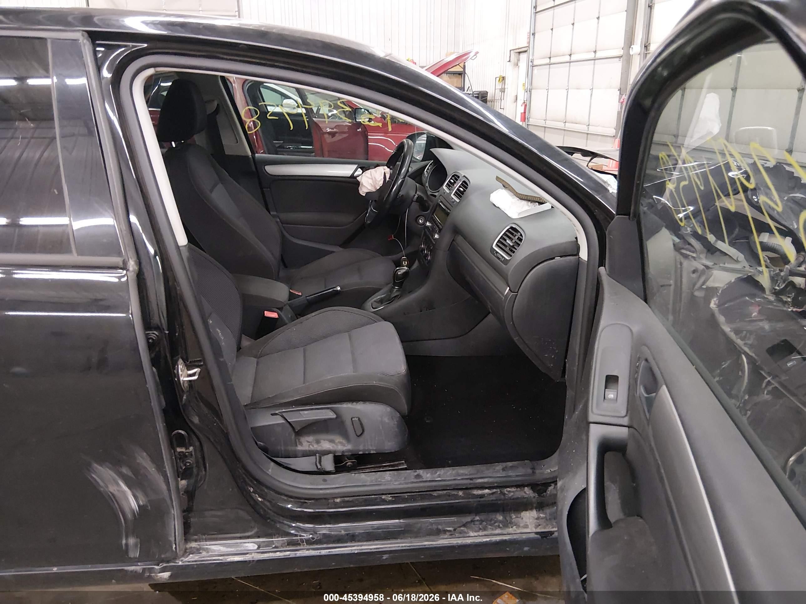 2014 Volkswagen Golf 2.0l Tdi Черный vin: WVWDM7AJ8EW010043