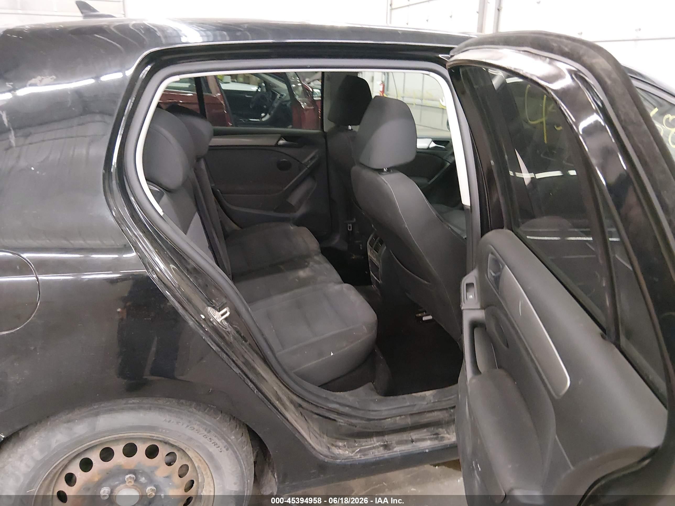 2014 Volkswagen Golf 2.0l Tdi Черный vin: WVWDM7AJ8EW010043
