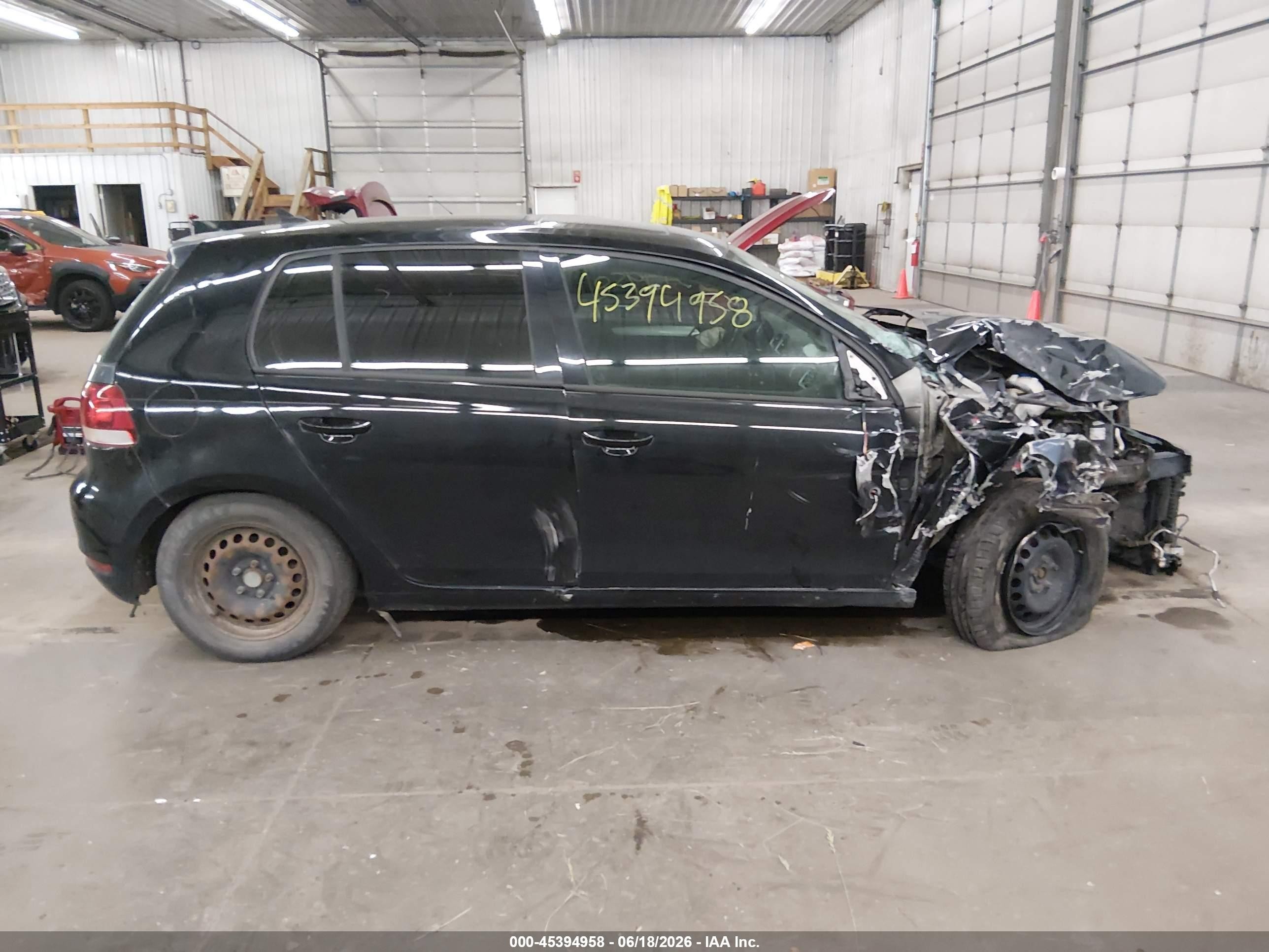 2014 Volkswagen Golf 2.0l Tdi Черный vin: WVWDM7AJ8EW010043