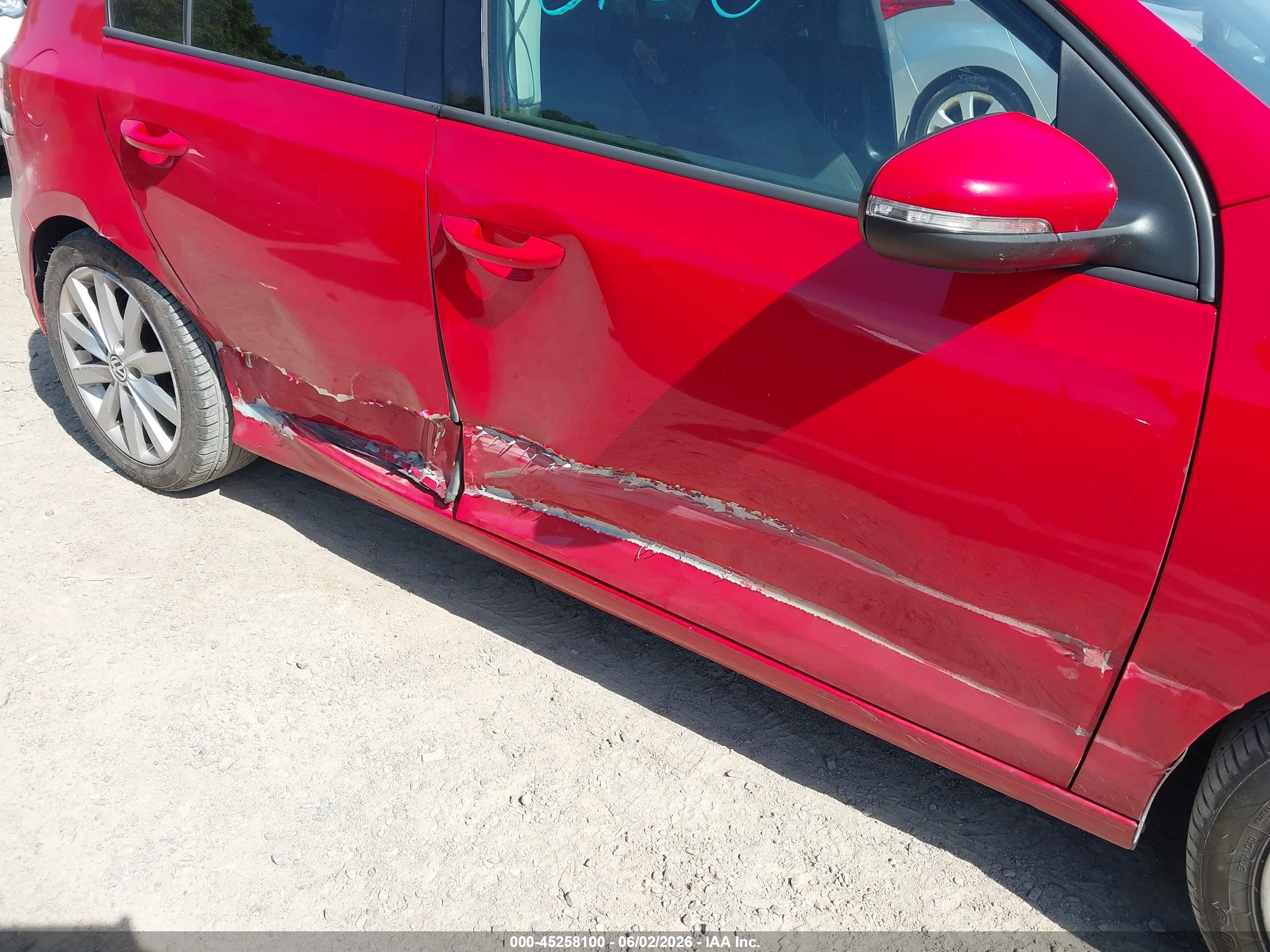 2011 Volkswagen Golf Tdi 4-door Red vin: WVWDM7AJ9BW263125