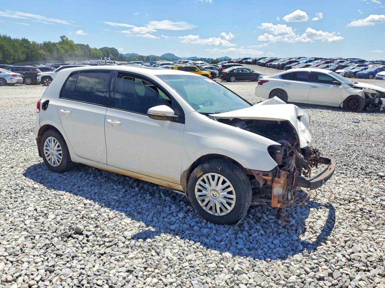 2013 Volkswagen Golf White vin: WVWDM7AJ9DW129363