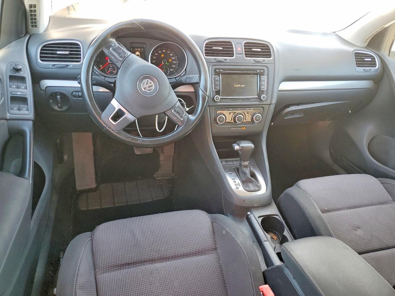 2010 Volkswagen Golf Серебряный vin: WVWDM7AJXAW328644