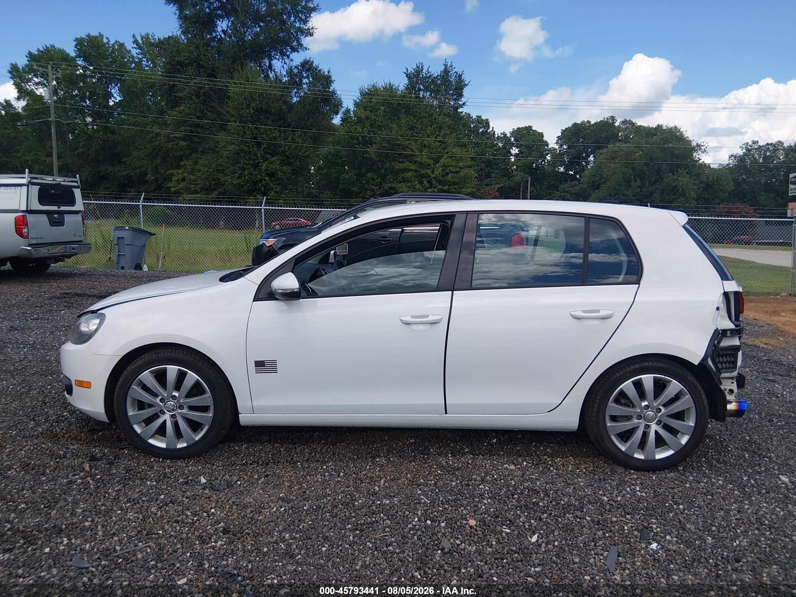 2012 Volkswagen Golf Tdi 4-door White vin: WVWDM7AJXCW202805