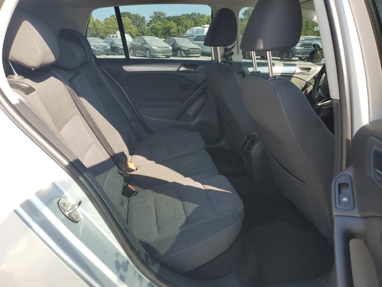 2013 Volkswagen Golf Серебряный vin: WVWDM7AJXDW091710