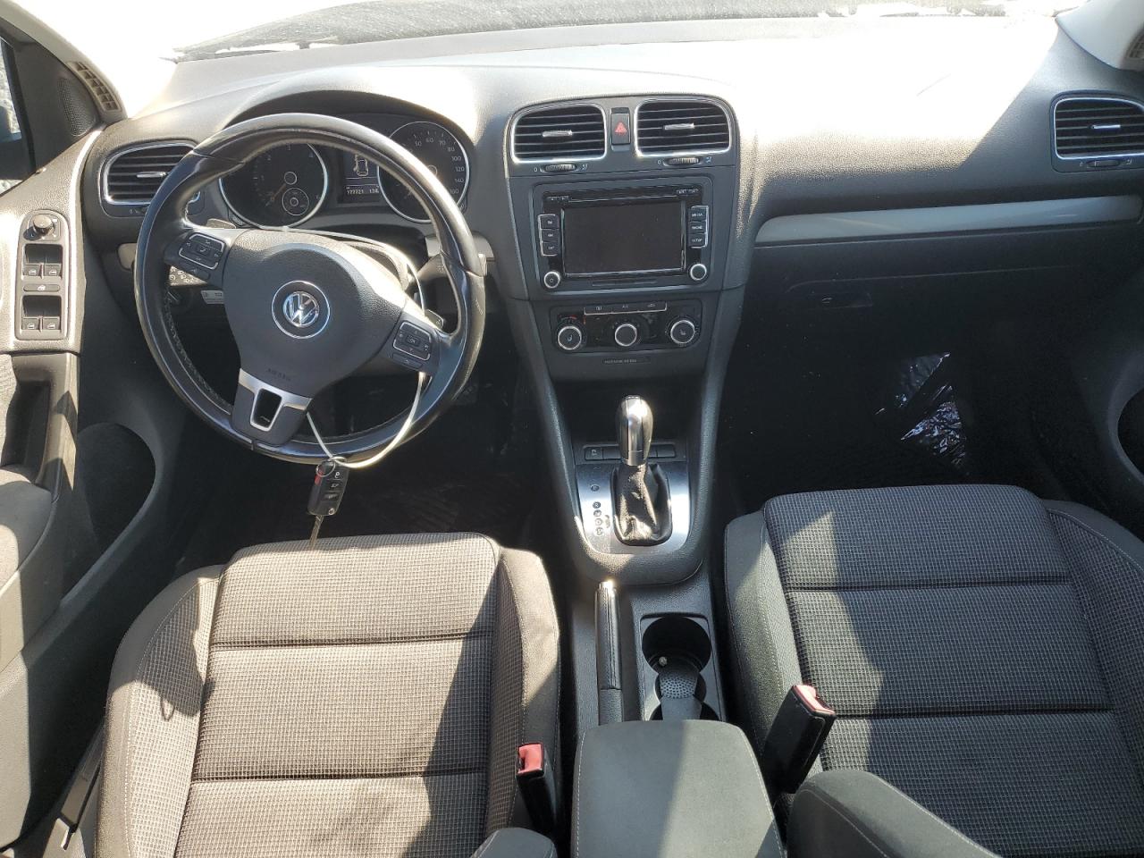 2013 Volkswagen Golf Серебряный vin: WVWDM7AJXDW091710