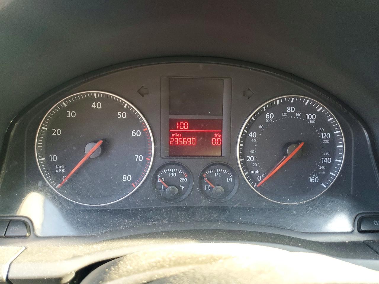 2006 Volkswagen Rabbit Черный vin: WVWDR71K26W138029