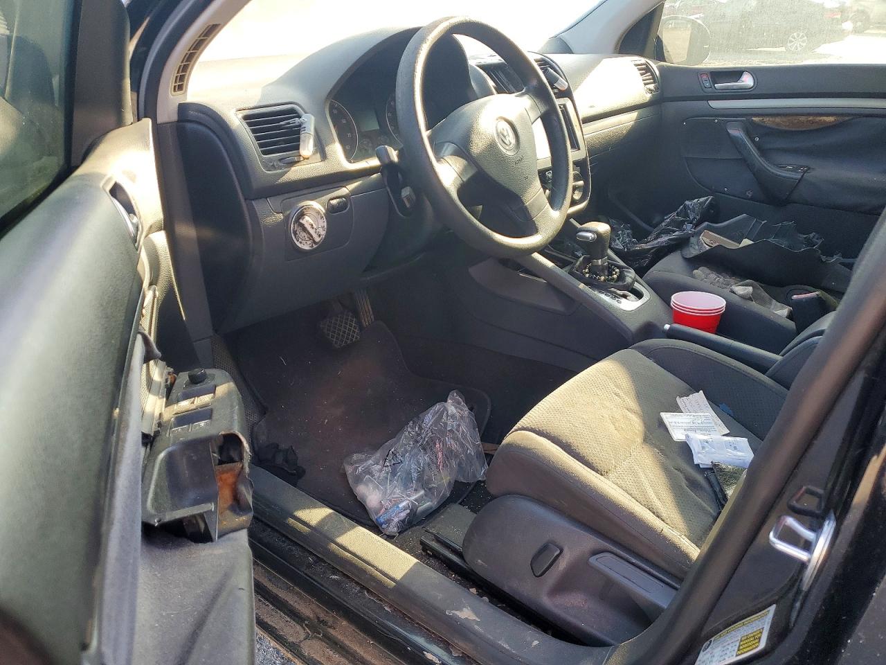 2006 Volkswagen Rabbit Черный vin: WVWDR71K26W138029
