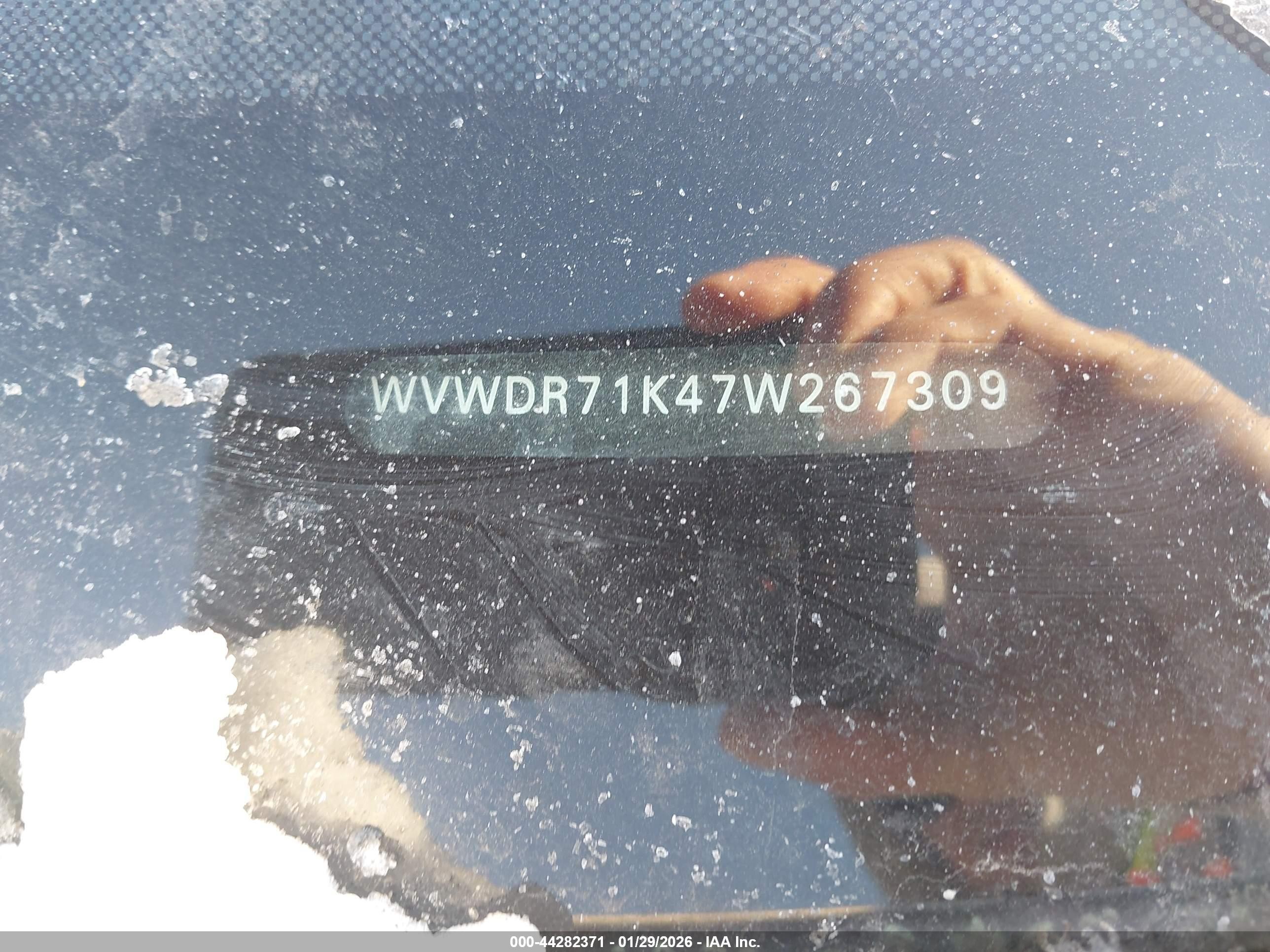 2007 Volkswagen Rabbit 4-door White vin: WVWDR71K47W267309