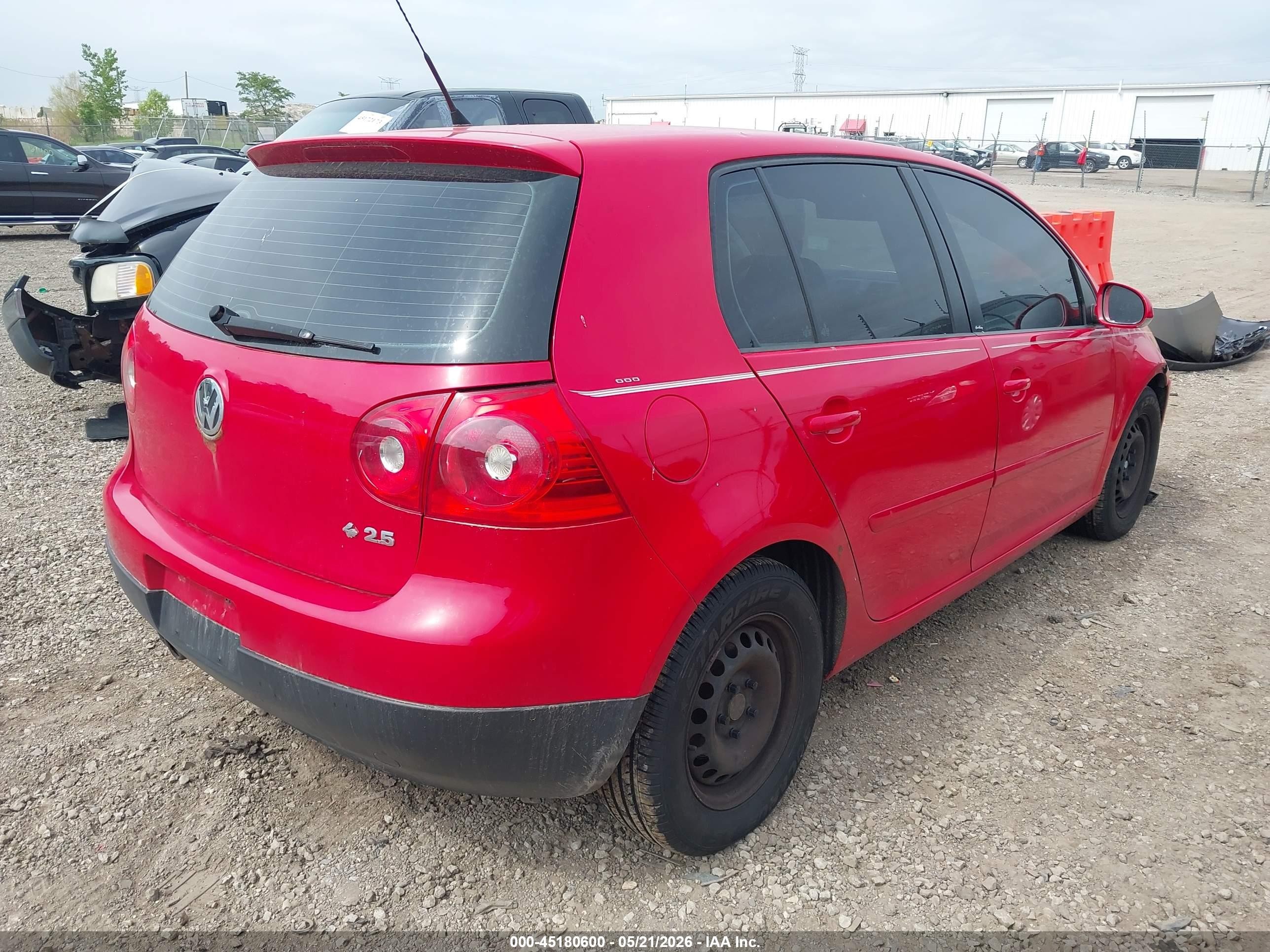 2007 Volkswagen Rabbit 4-door Red vin: WVWDR71K57W173455
