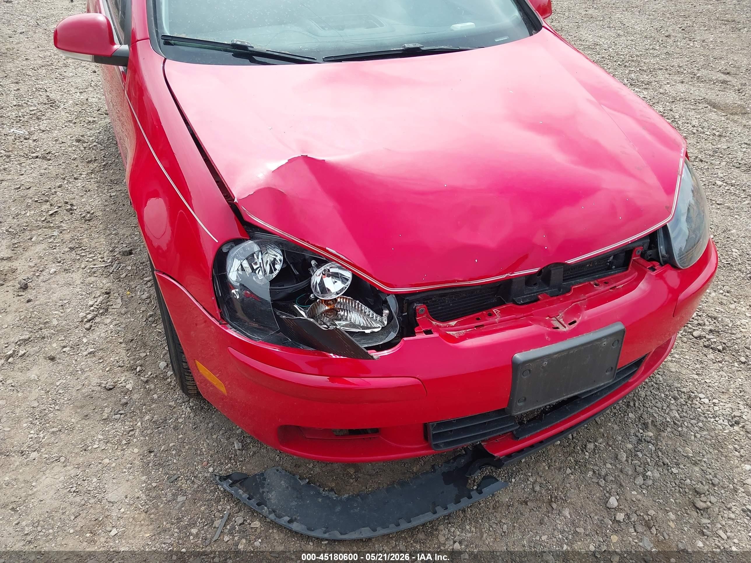 2007 Volkswagen Rabbit 4-door Red vin: WVWDR71K57W173455