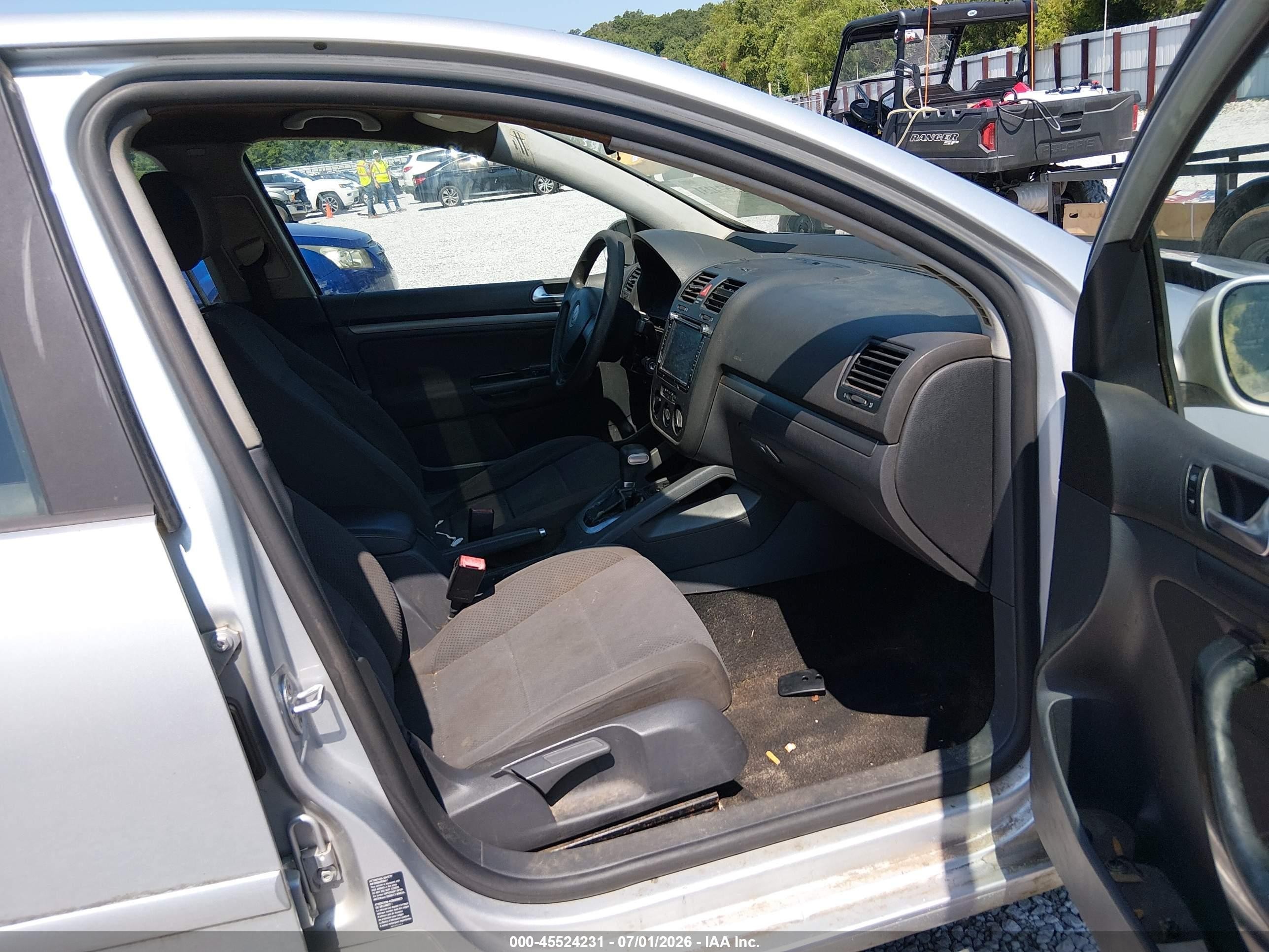2006 Volkswagen Rabbit 4-door Silver vin: WVWDR71K86W200811