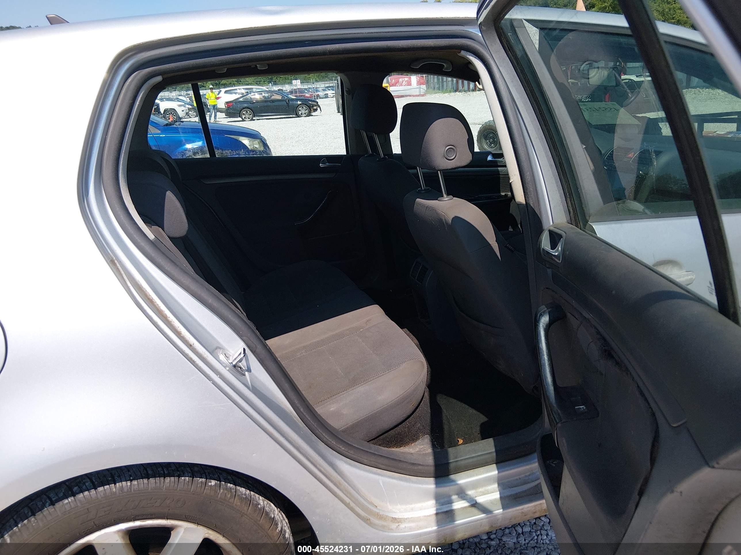 2006 Volkswagen Rabbit 4-door Silver vin: WVWDR71K86W200811