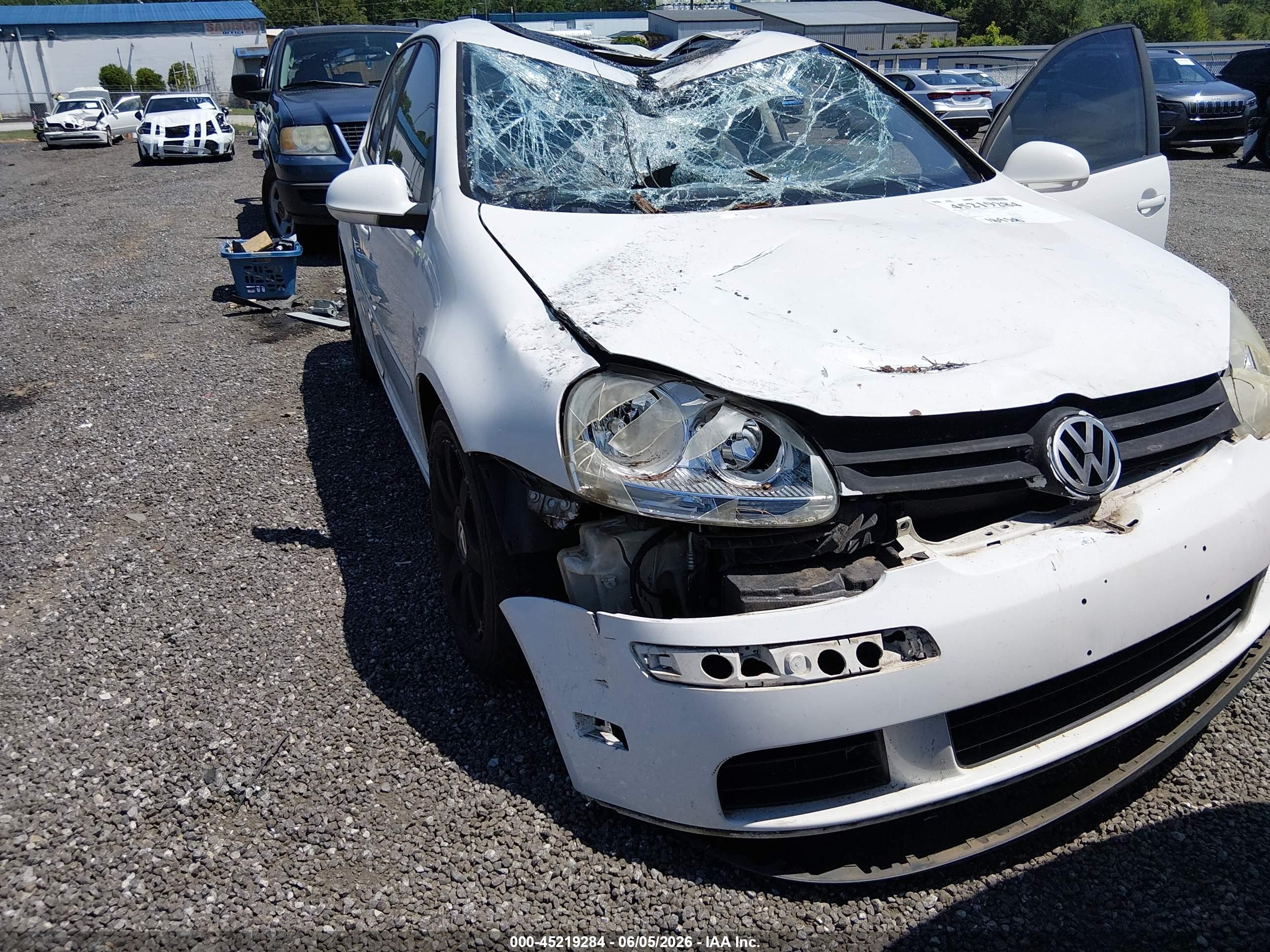 2007 Volkswagen Rabbit 4-door White vin: WVWDR71K87W237245
