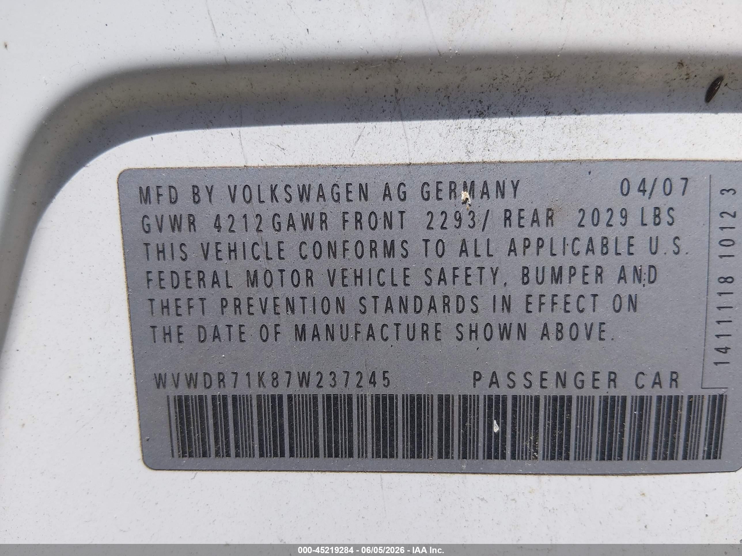 2007 Volkswagen Rabbit 4-door White vin: WVWDR71K87W237245