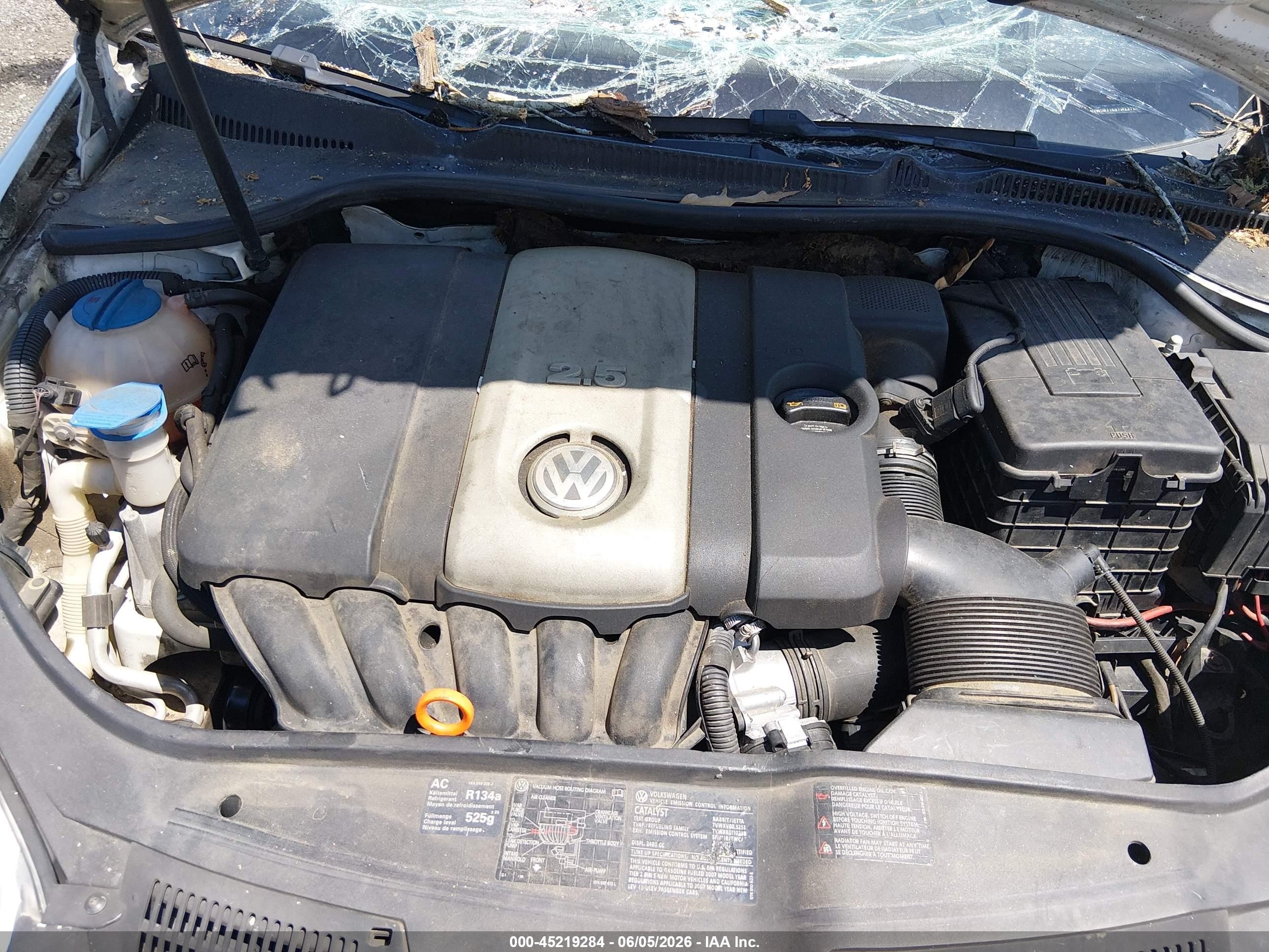 2007 Volkswagen Rabbit 4-door White vin: WVWDR71K87W237245