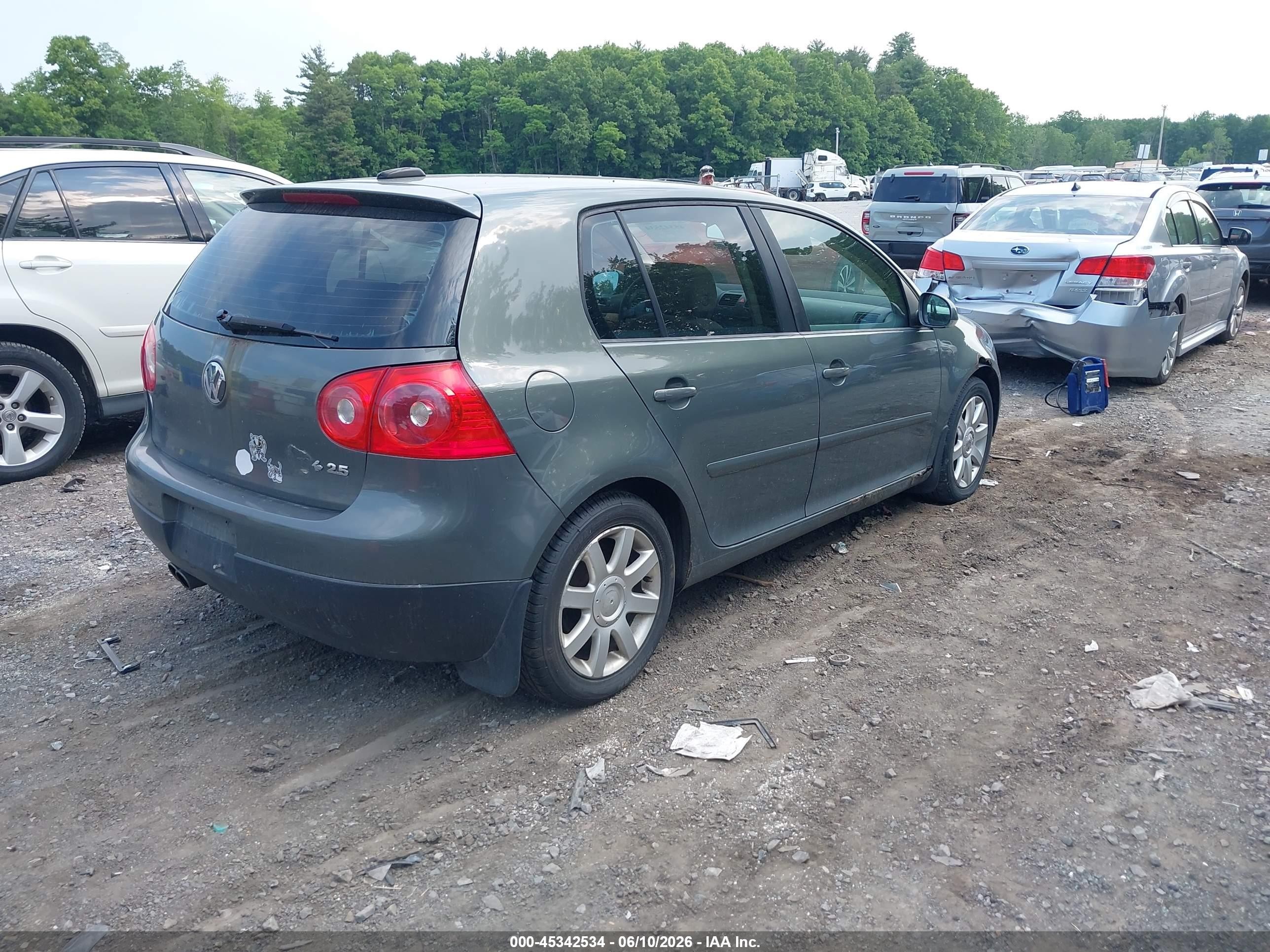 2006 Volkswagen Rabbit 4-door Green vin: WVWDR71KX6W201880