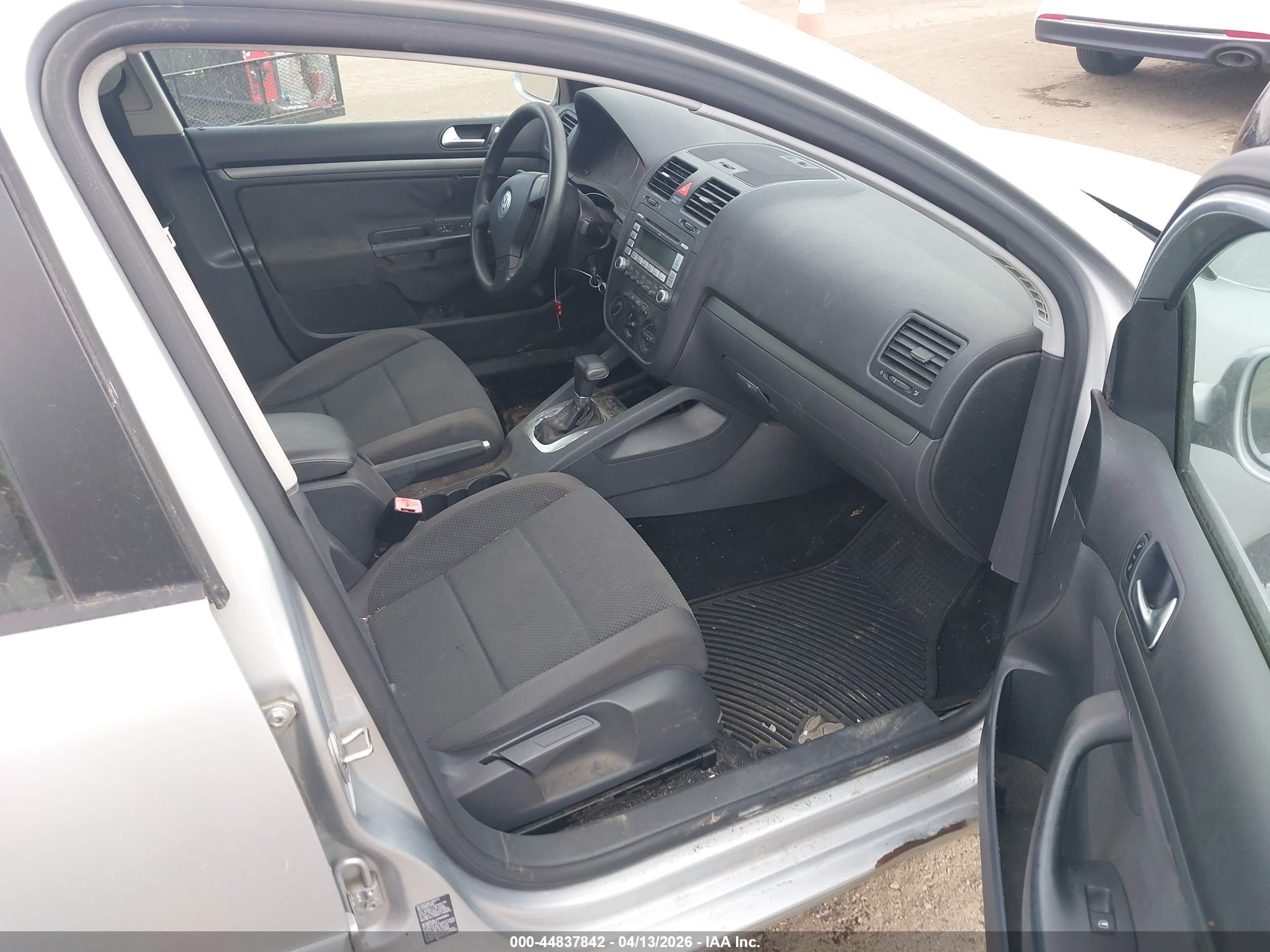 2007 Volkswagen Rabbit 4-door Silver vin: WVWDS71K47W029545