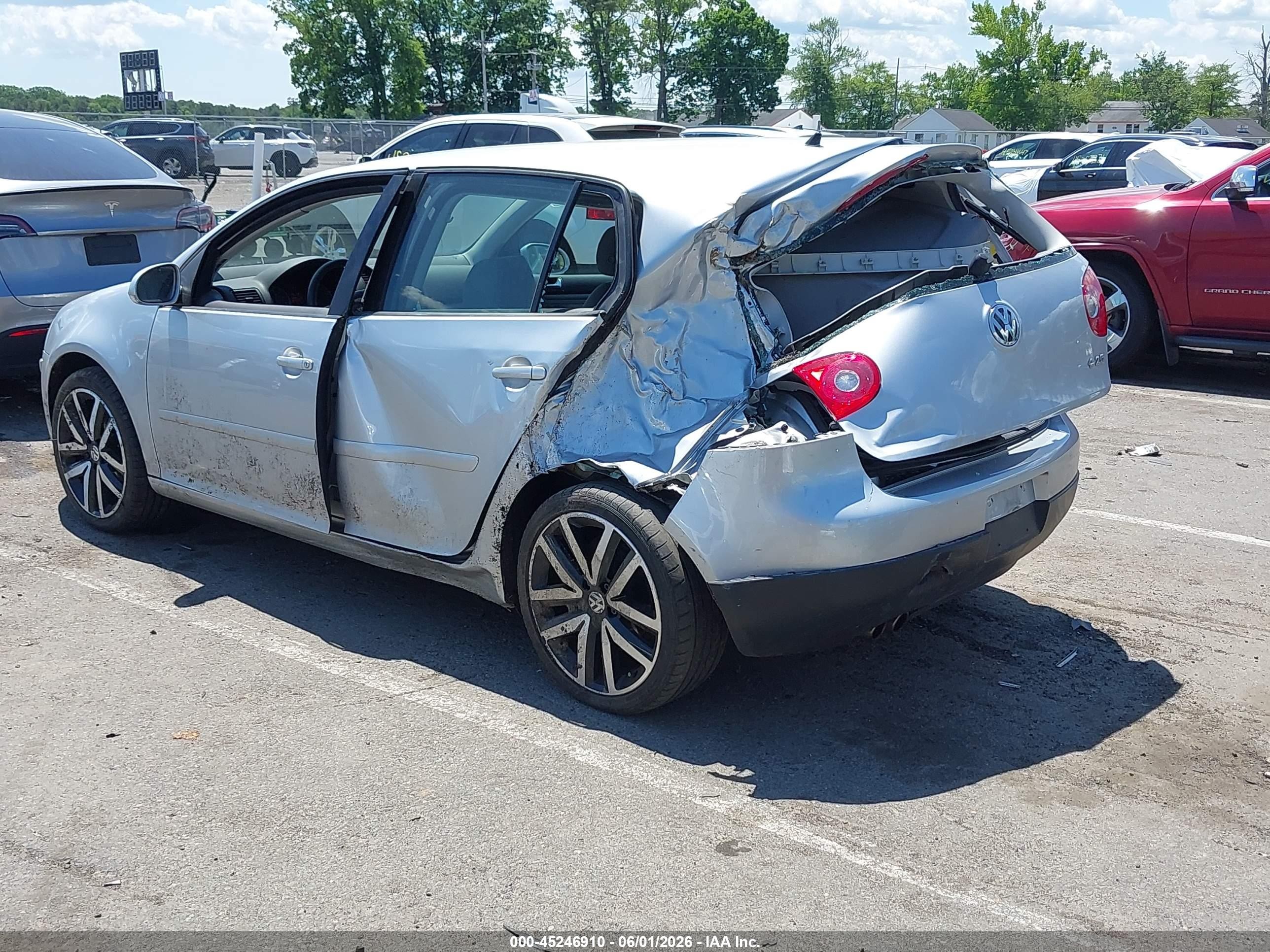 2007 Volkswagen Rabbit 4-door Silver vin: WVWDS71K47W076073