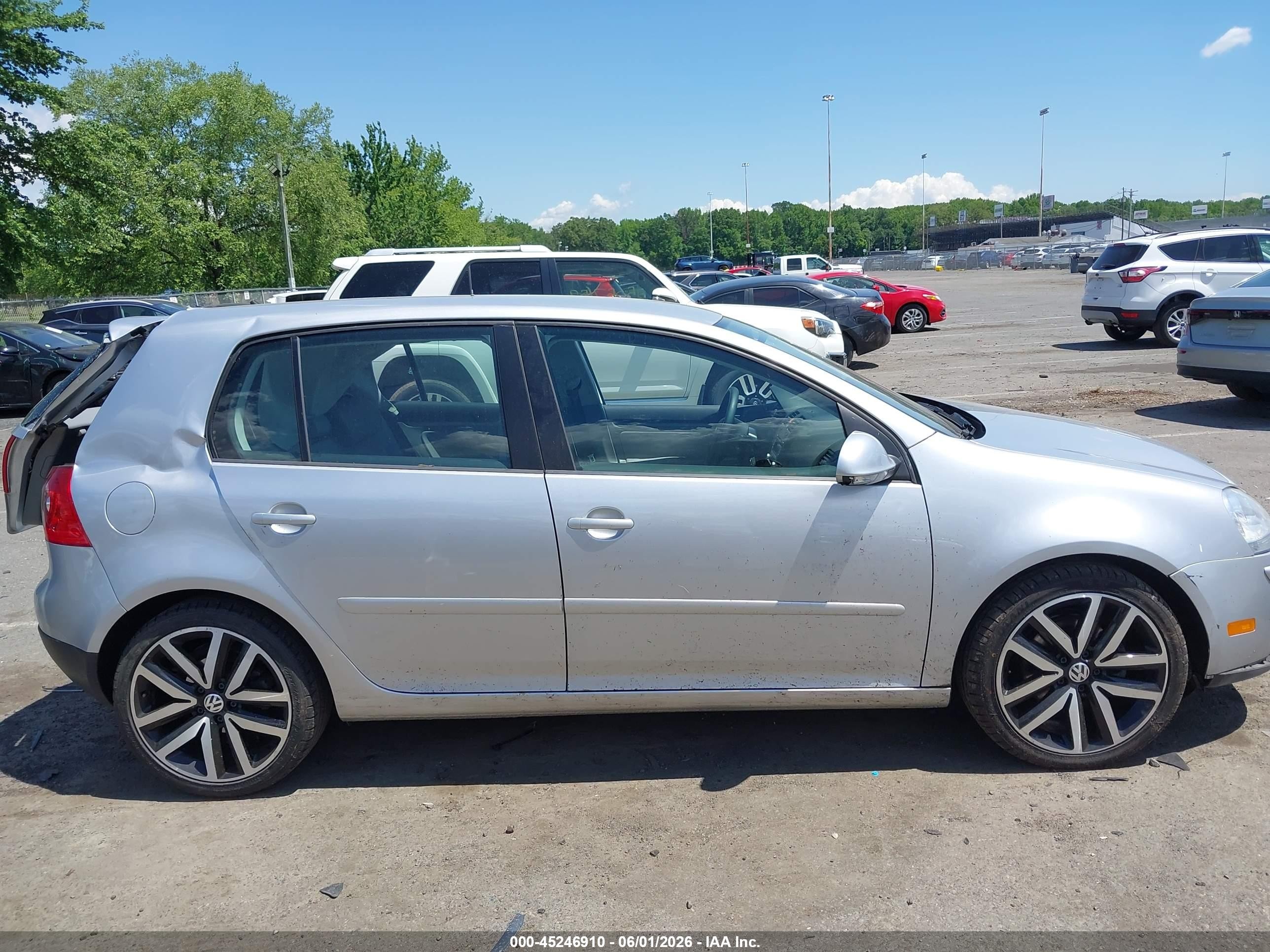 2007 Volkswagen Rabbit 4-door Silver vin: WVWDS71K47W076073
