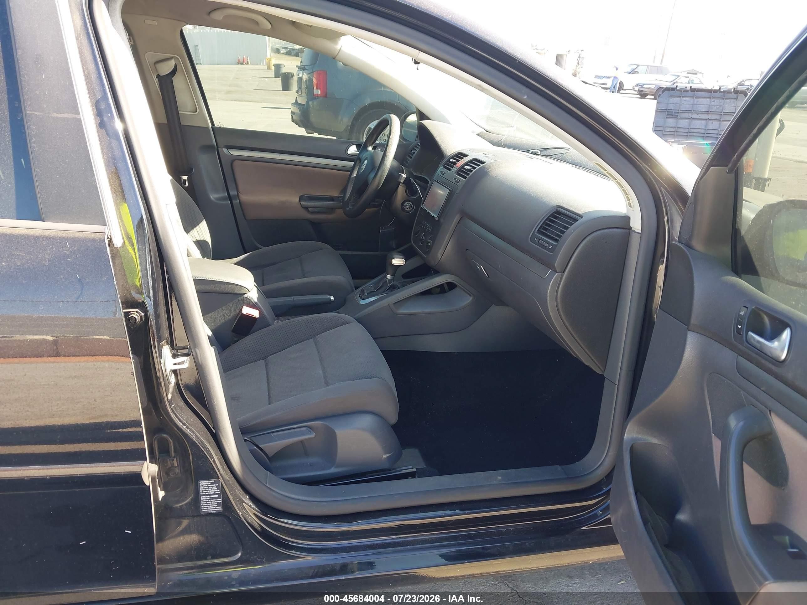 2006 Volkswagen Rabbit 4-door Black vin: WVWDS71KX6W200958