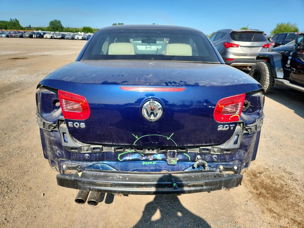 2009 Volkswagen Eos Lux Blue vin: WVWEA71F59V012059