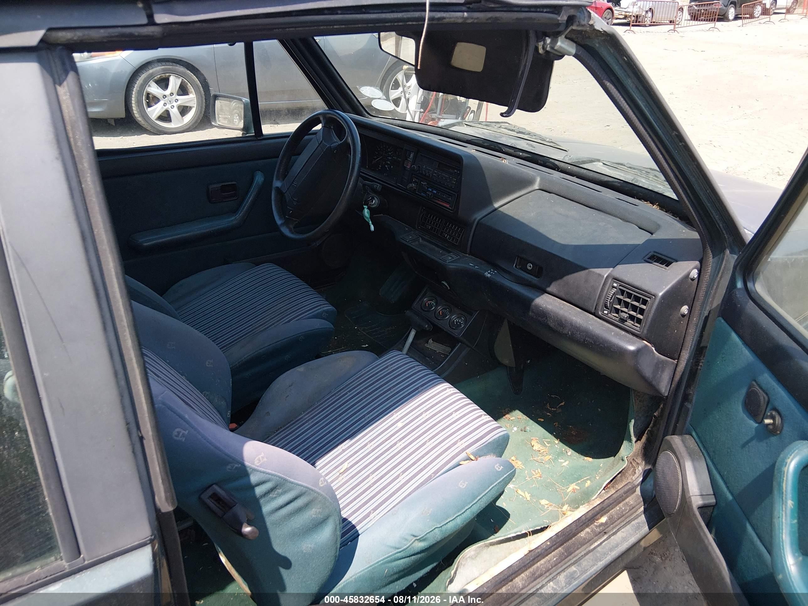 1991 Volkswagen Cabriolet Etienne Aigner Зеленый vin: WVWEB5157MK009473