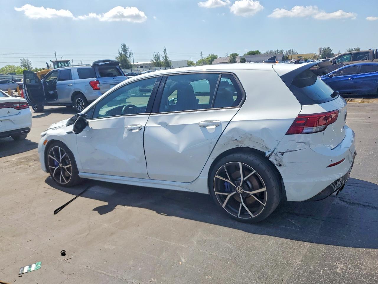 2024 Volkswagen Golf R White vin: WVWEB7CD4RW128405