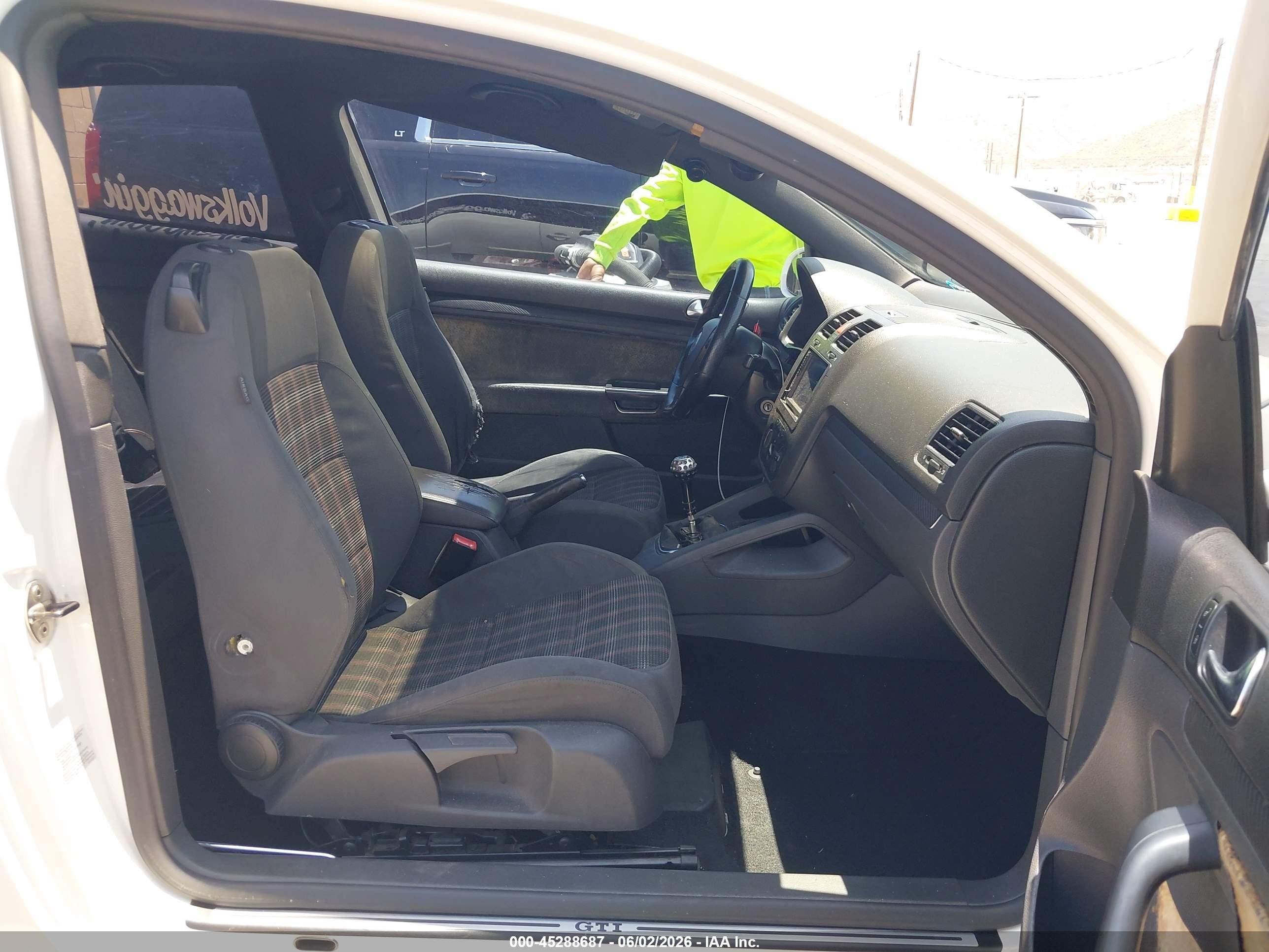 2009 Volkswagen Gti 2-door White vin: WVWED71K49W098284