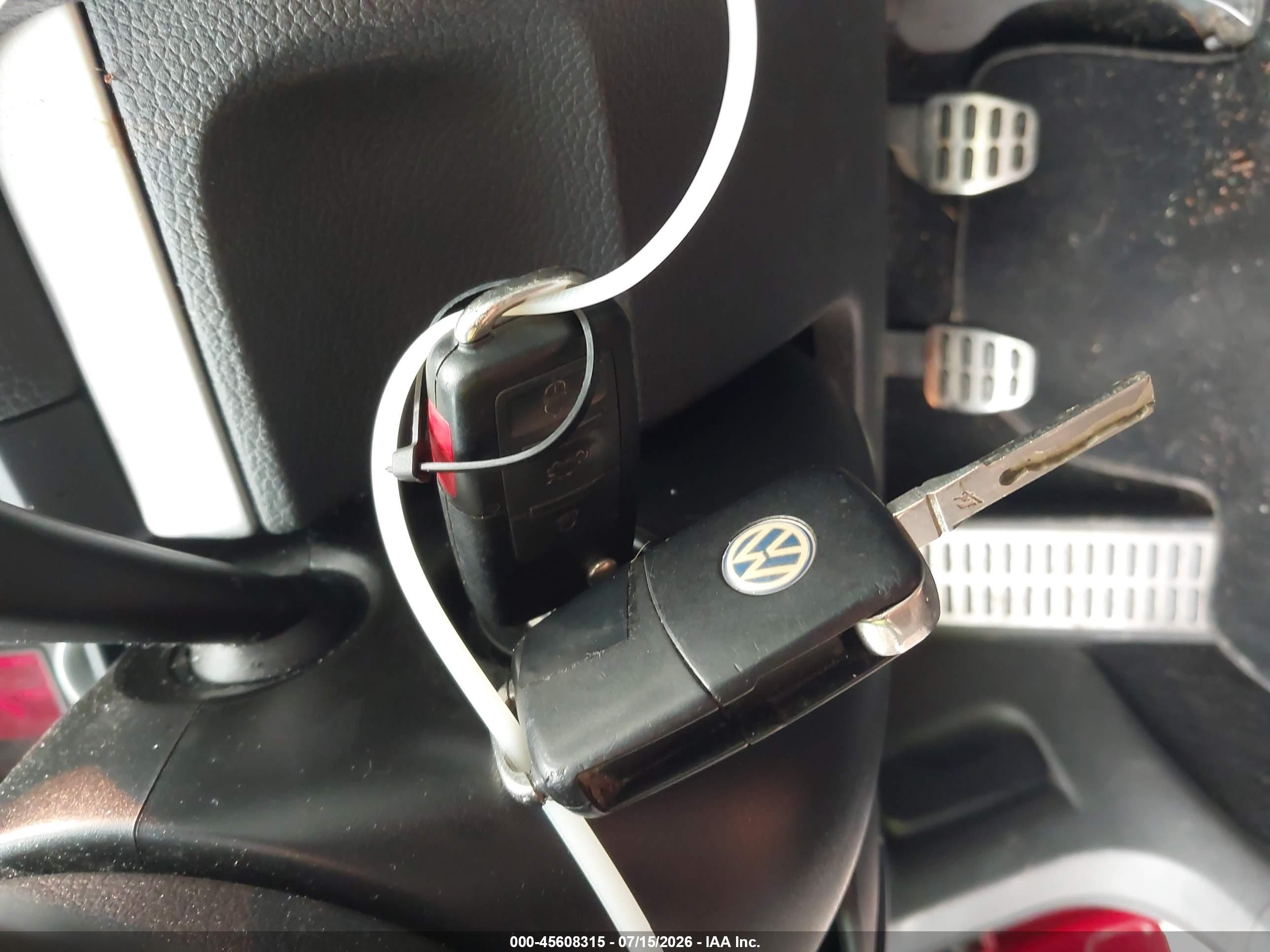 2009 Volkswagen Gti 2-door Red vin: WVWED71K79W133870