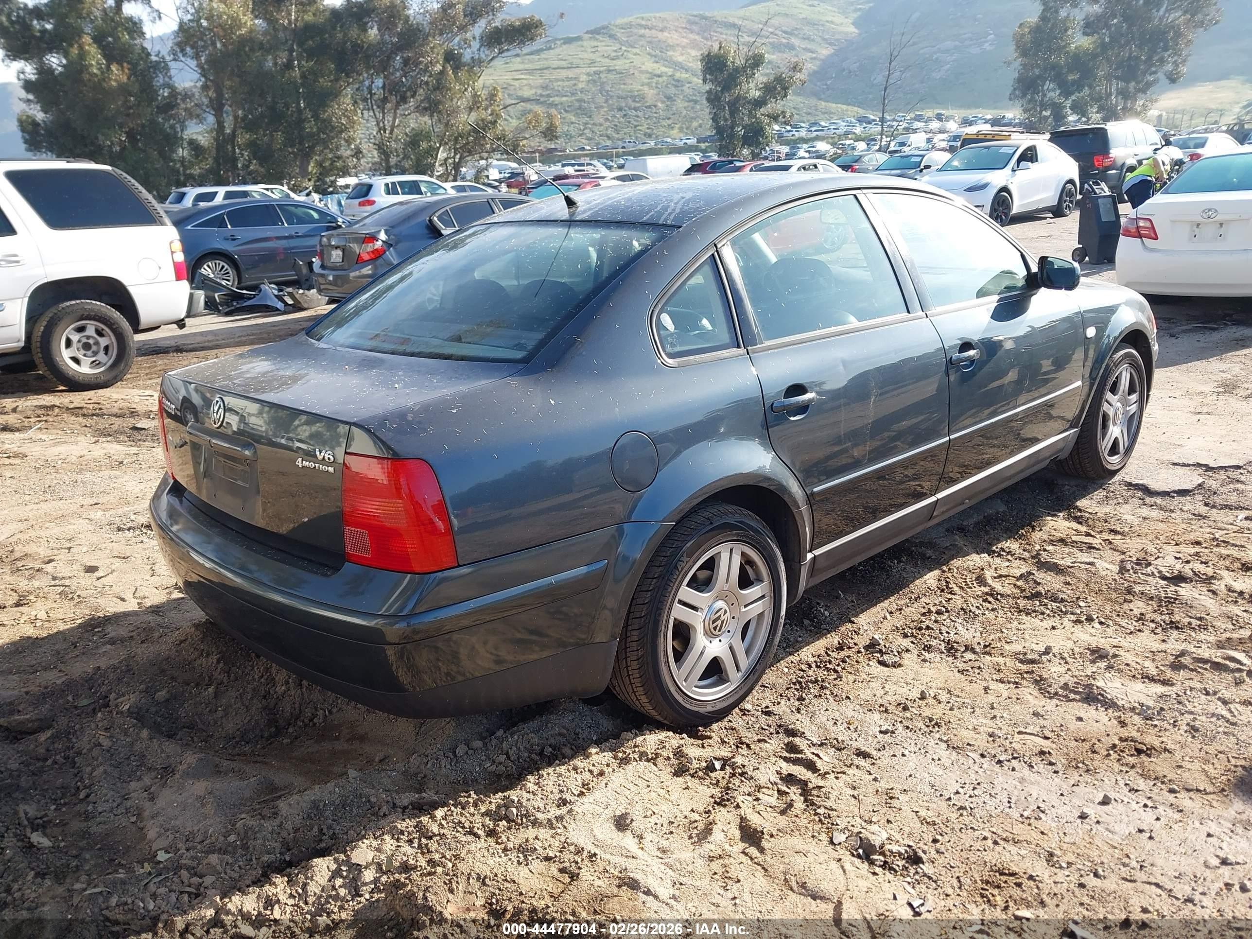 2001 Volkswagen Passat Glx Серый vin: WVWEH63B51E007710