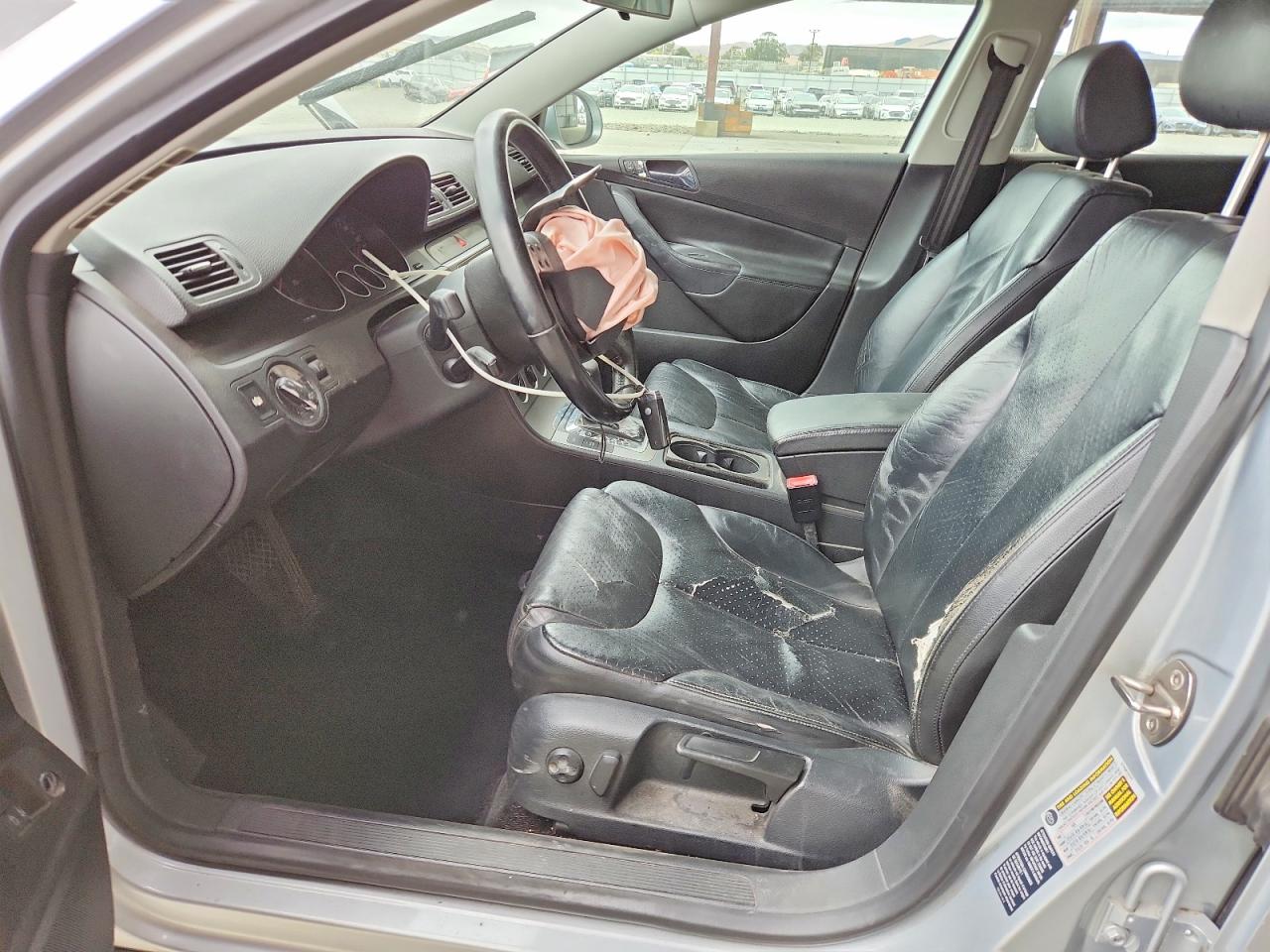 2006 Volkswagen Passat 2.0t Luxury Silver vin: WVWEK73C36P110037