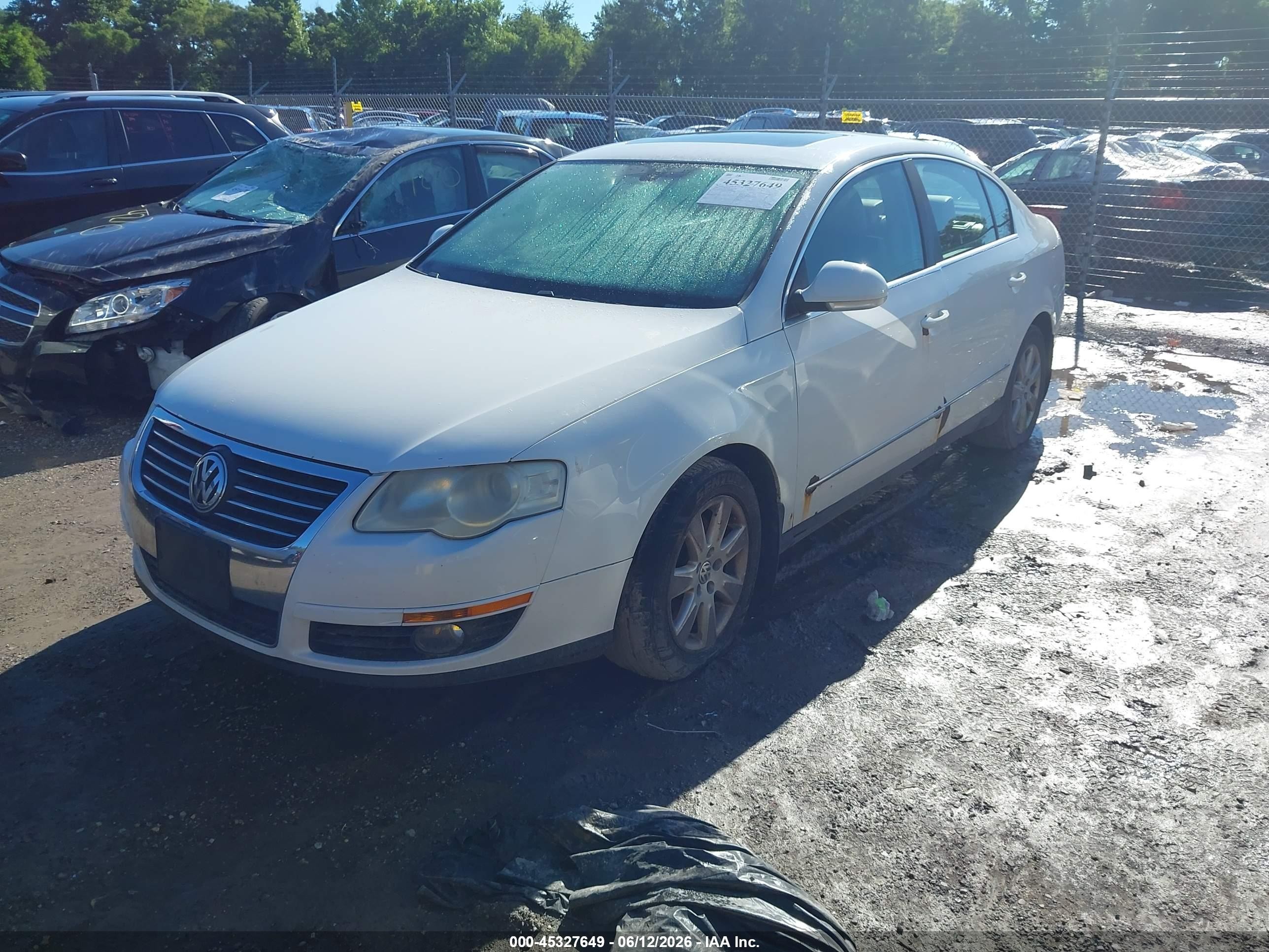 2007 Volkswagen Passat 2.0t White vin: WVWEK73C37P008044