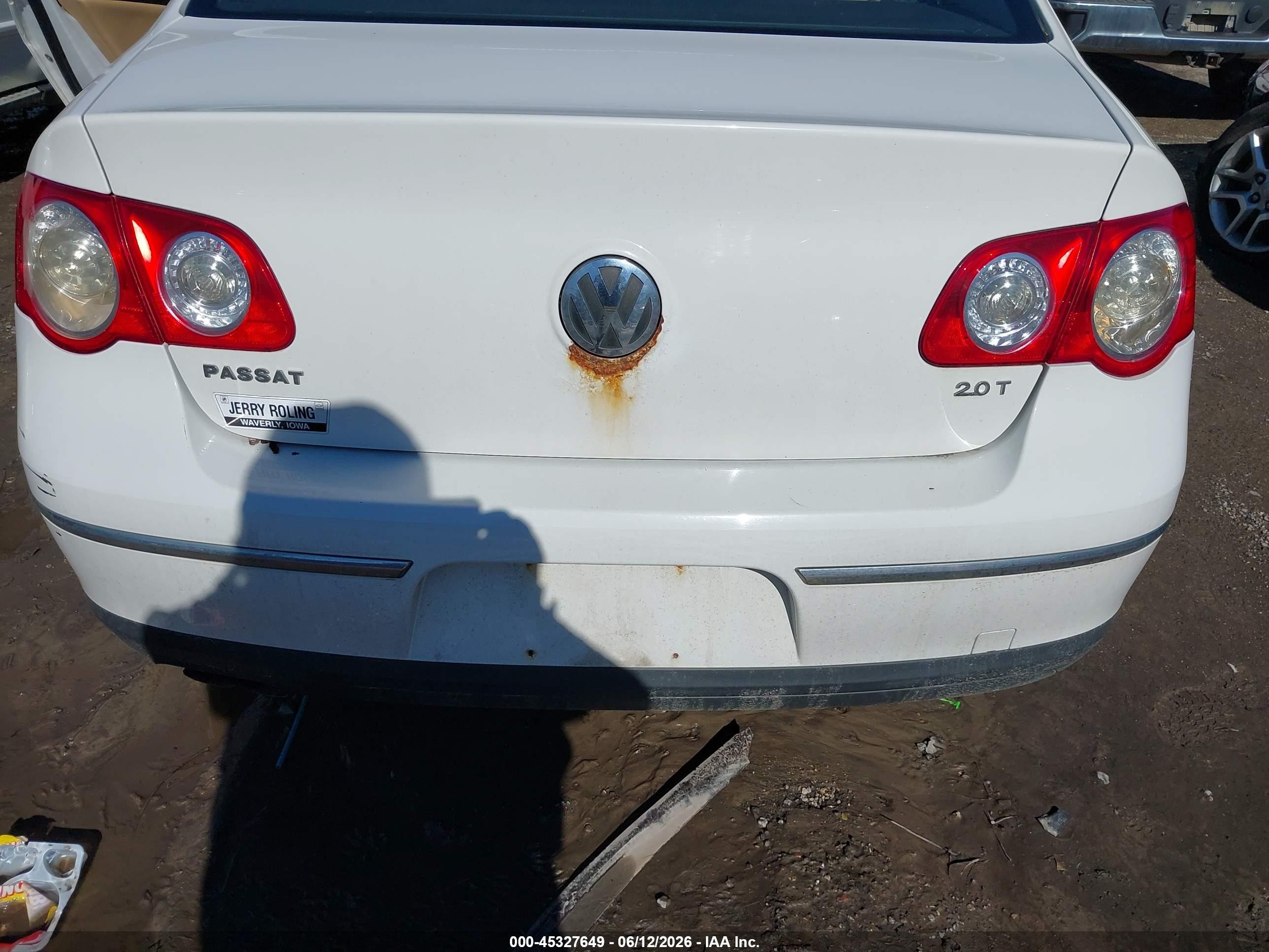 2007 Volkswagen Passat 2.0t White vin: WVWEK73C37P008044